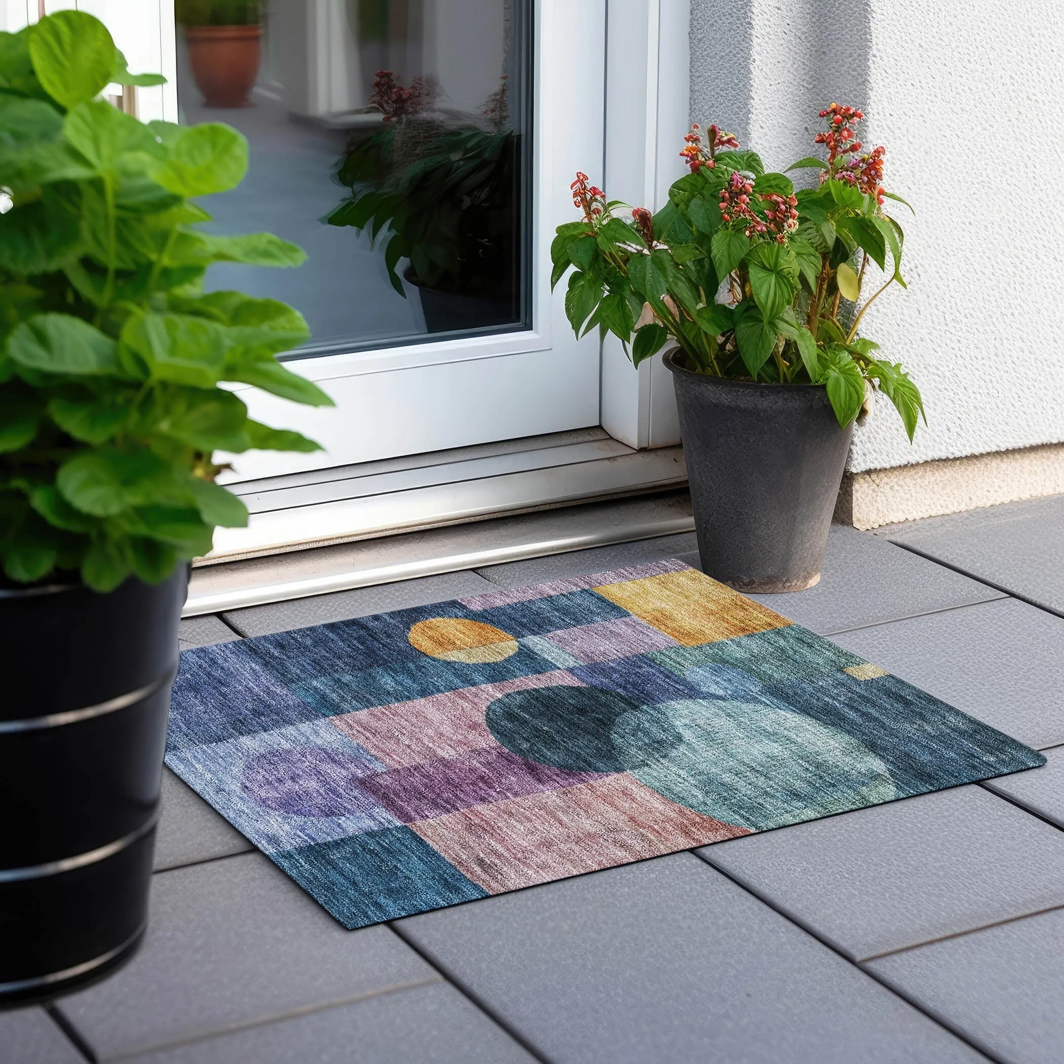 Machine Washable Indoor/ Outdoor Abstract Geo Chantille Rug