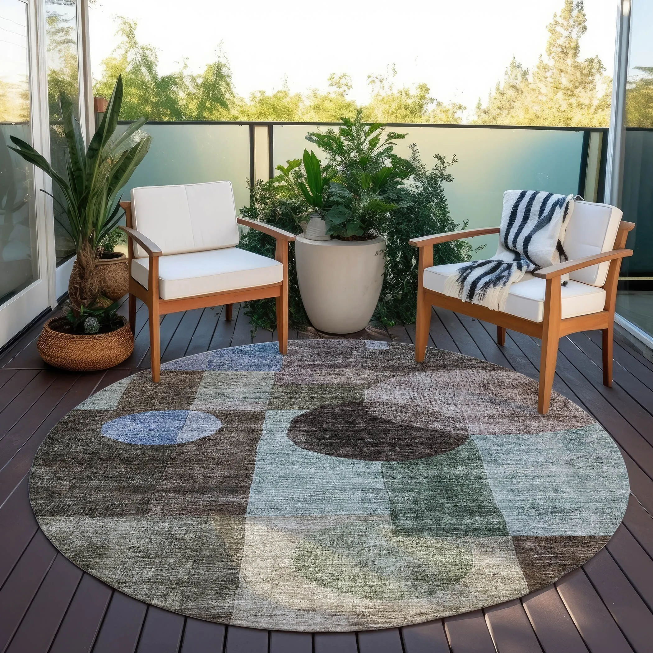 Machine Washable Indoor/ Outdoor Abstract Geo Chantille Rug