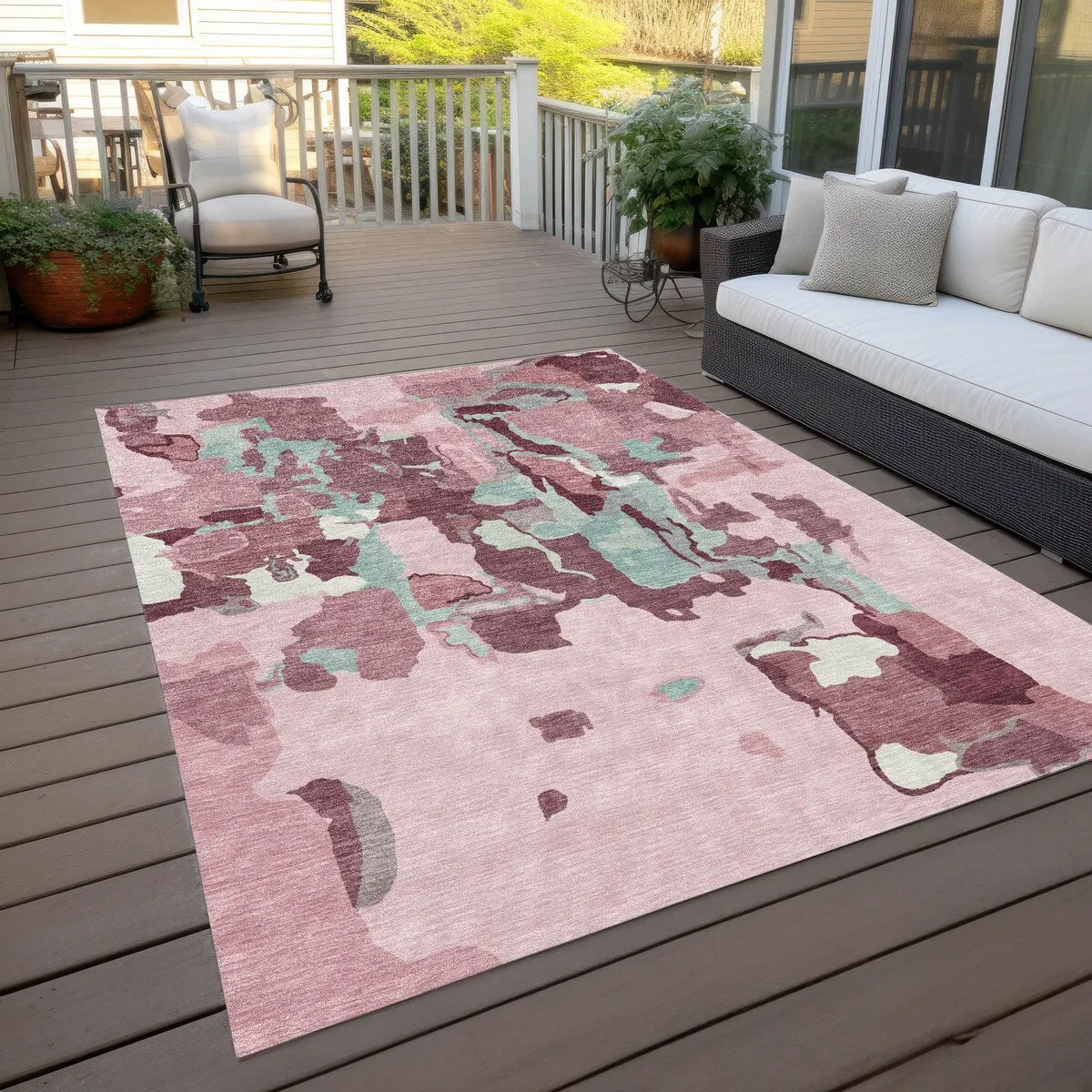 Machine Washable Indoor/ Outdoor Abstract Glam Chantille Rug