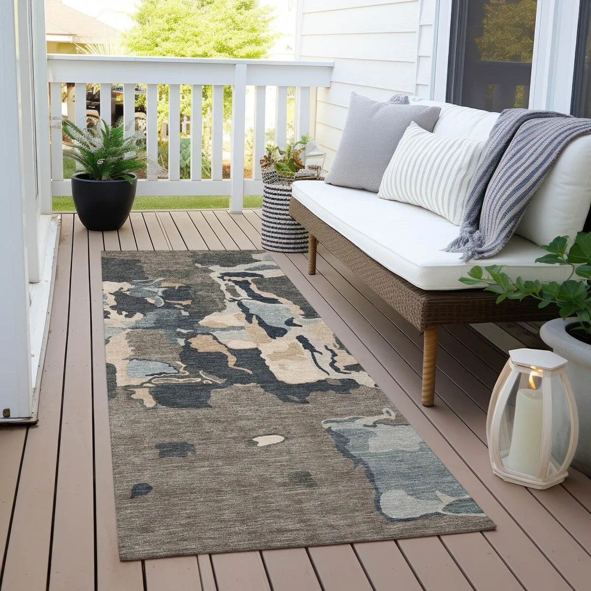 Machine Washable Indoor/ Outdoor Abstract Glam Chantille Rug