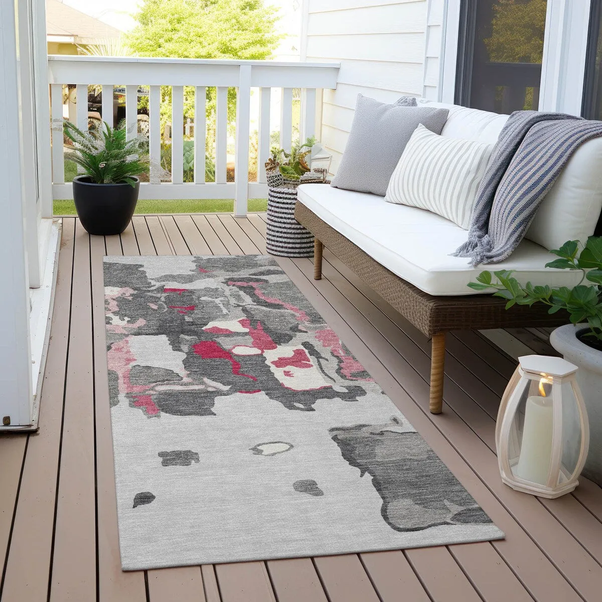Machine Washable Indoor/ Outdoor Abstract Glam Chantille Rug