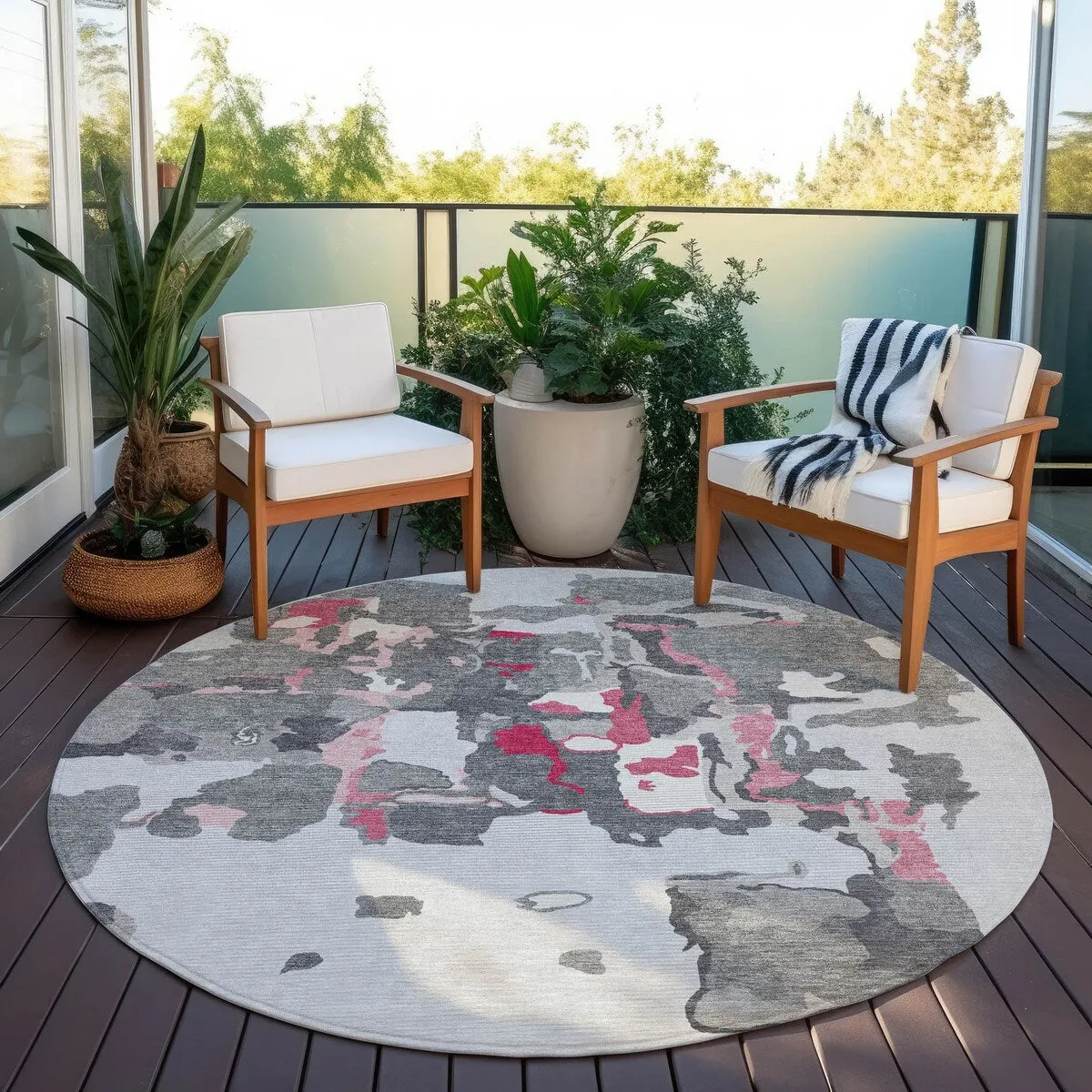 Machine Washable Indoor/ Outdoor Abstract Glam Chantille Rug