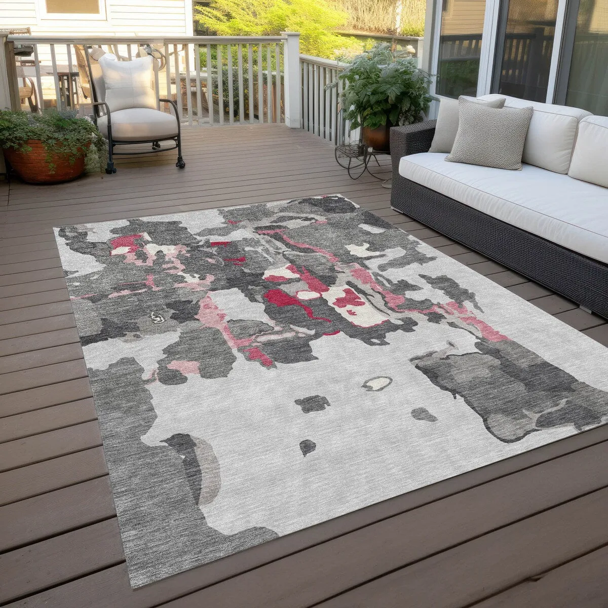 Machine Washable Indoor/ Outdoor Abstract Glam Chantille Rug