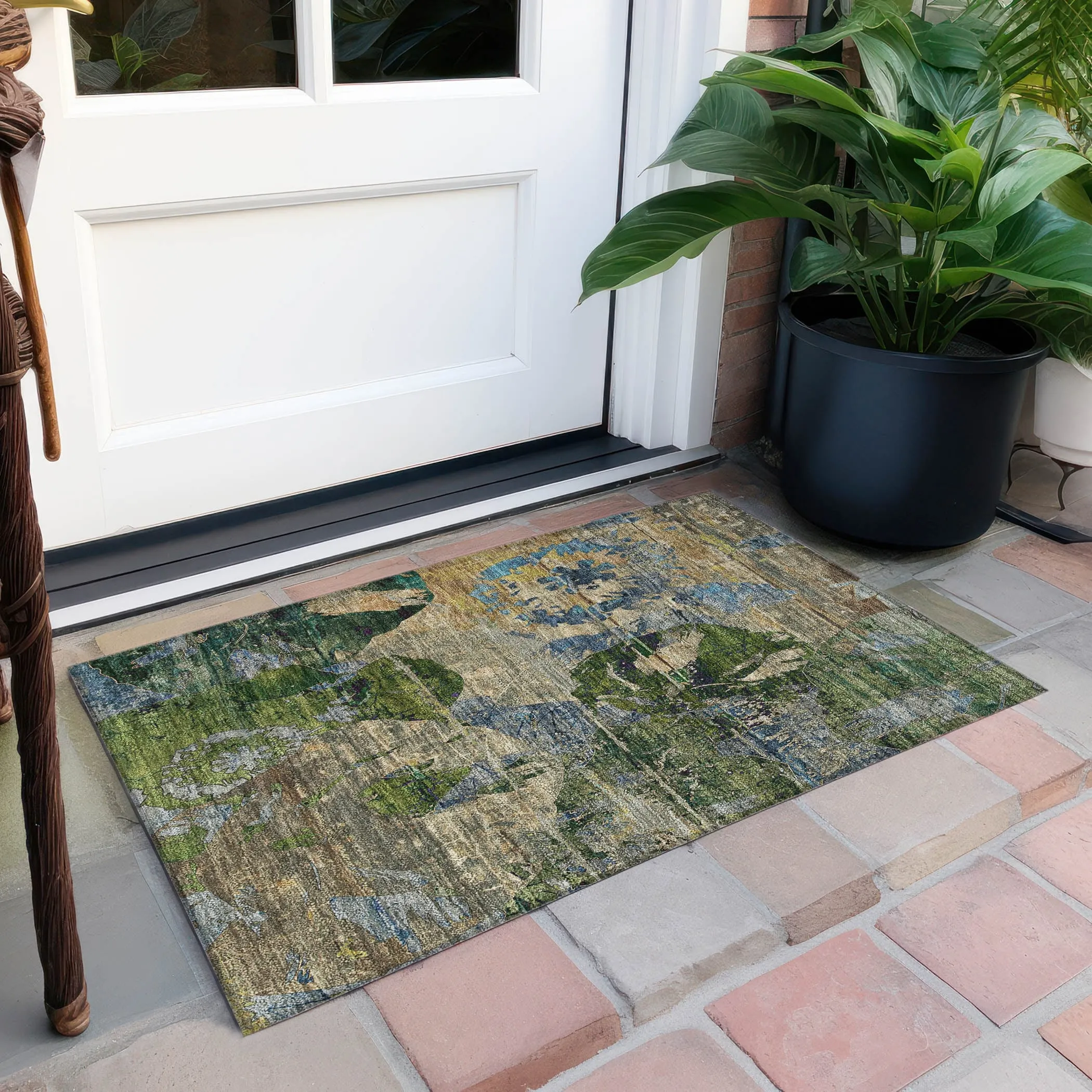 Machine Washable Indoor/ Outdoor Abstract Leaves Chantille Rug