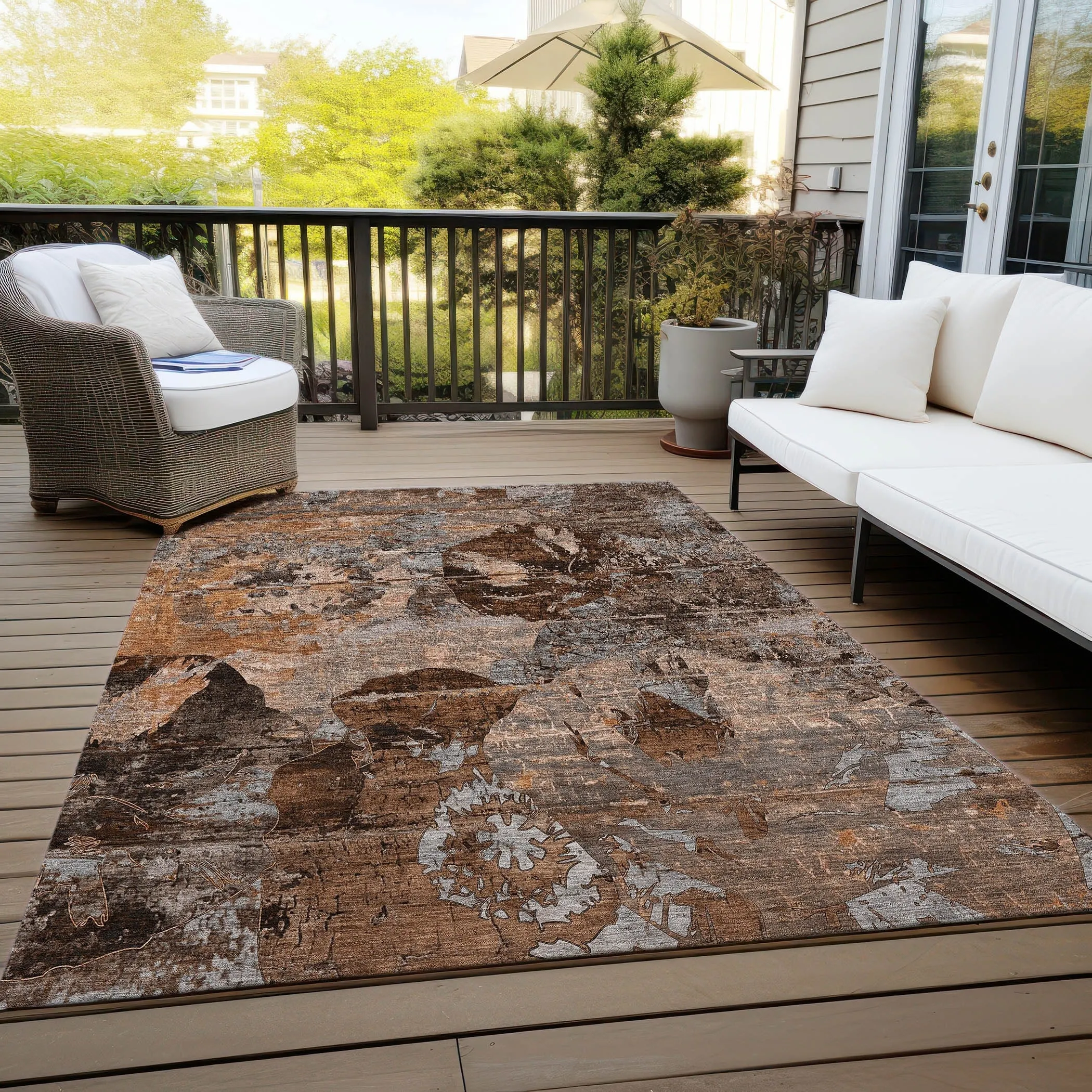 Machine Washable Indoor/ Outdoor Abstract Leaves Chantille Rug