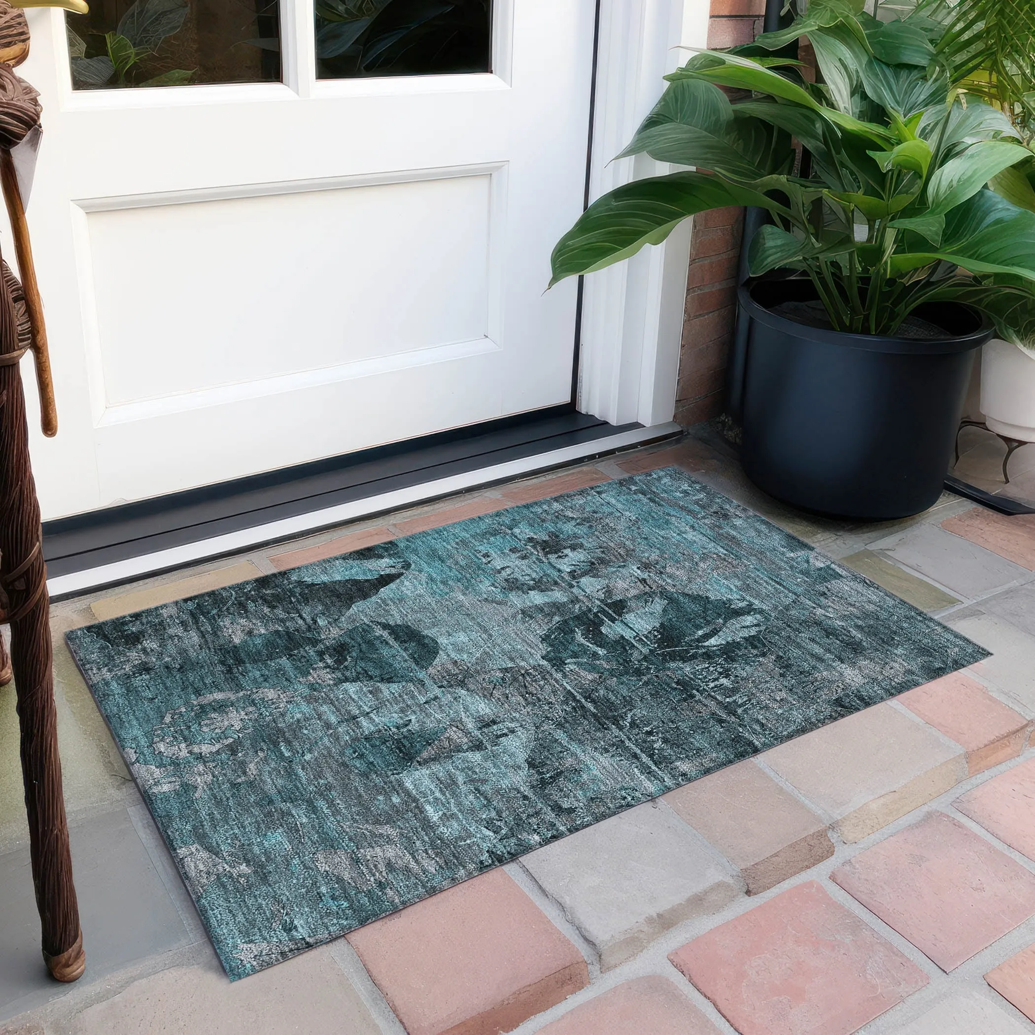 Machine Washable Indoor/ Outdoor Abstract Leaves Chantille Rug