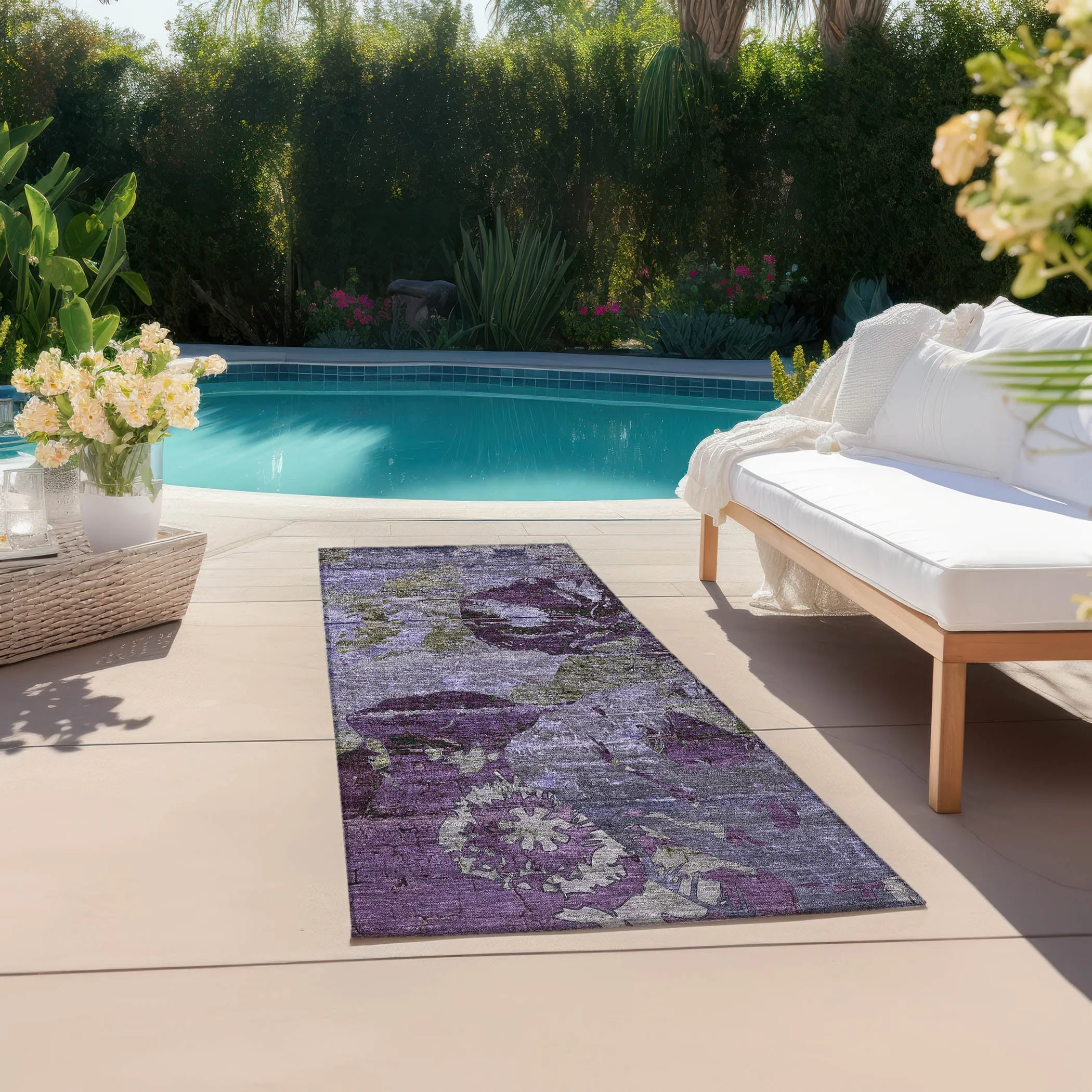 Machine Washable Indoor/ Outdoor Abstract Leaves Chantille Rug