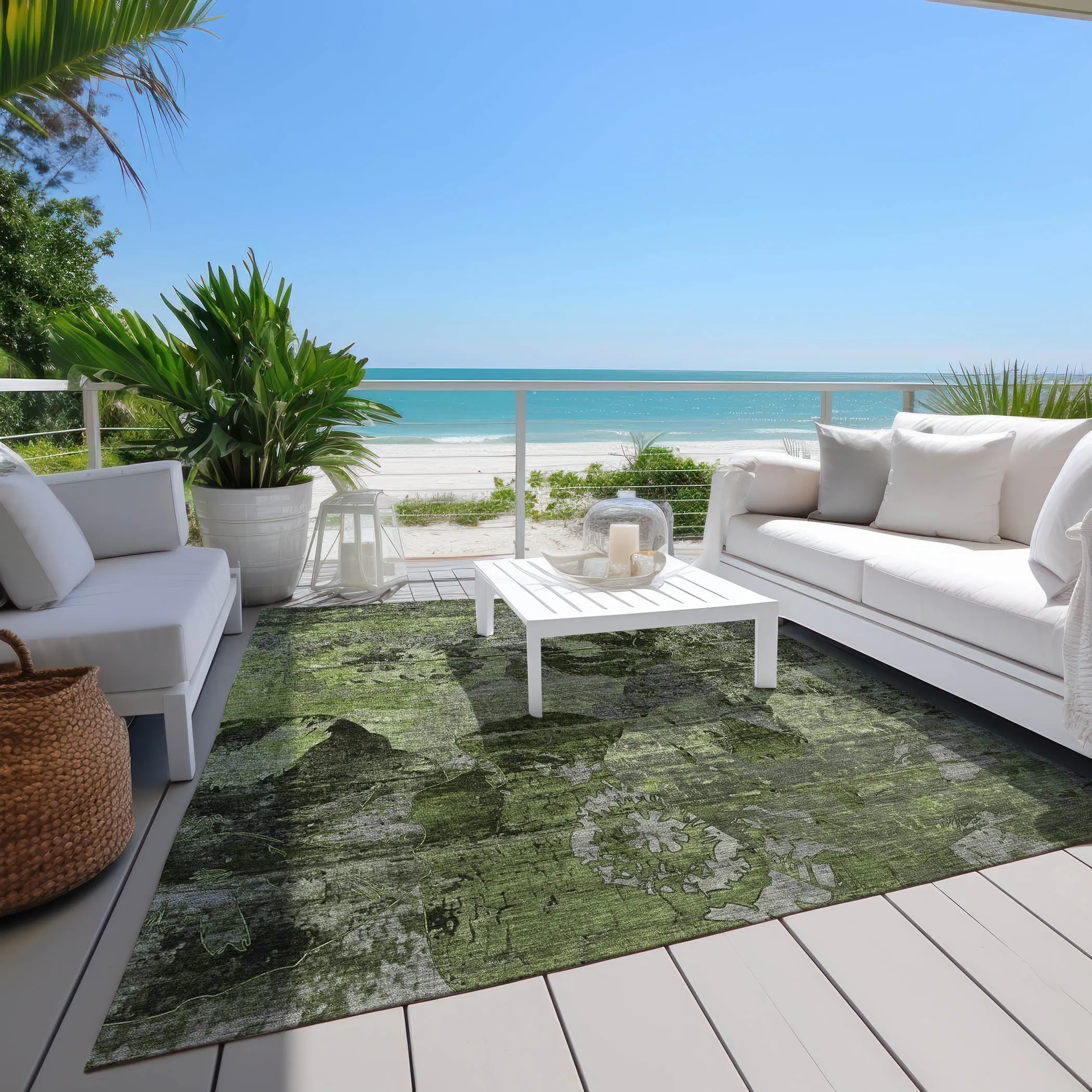 Machine Washable Indoor/ Outdoor Abstract Leaves Chantille Rug