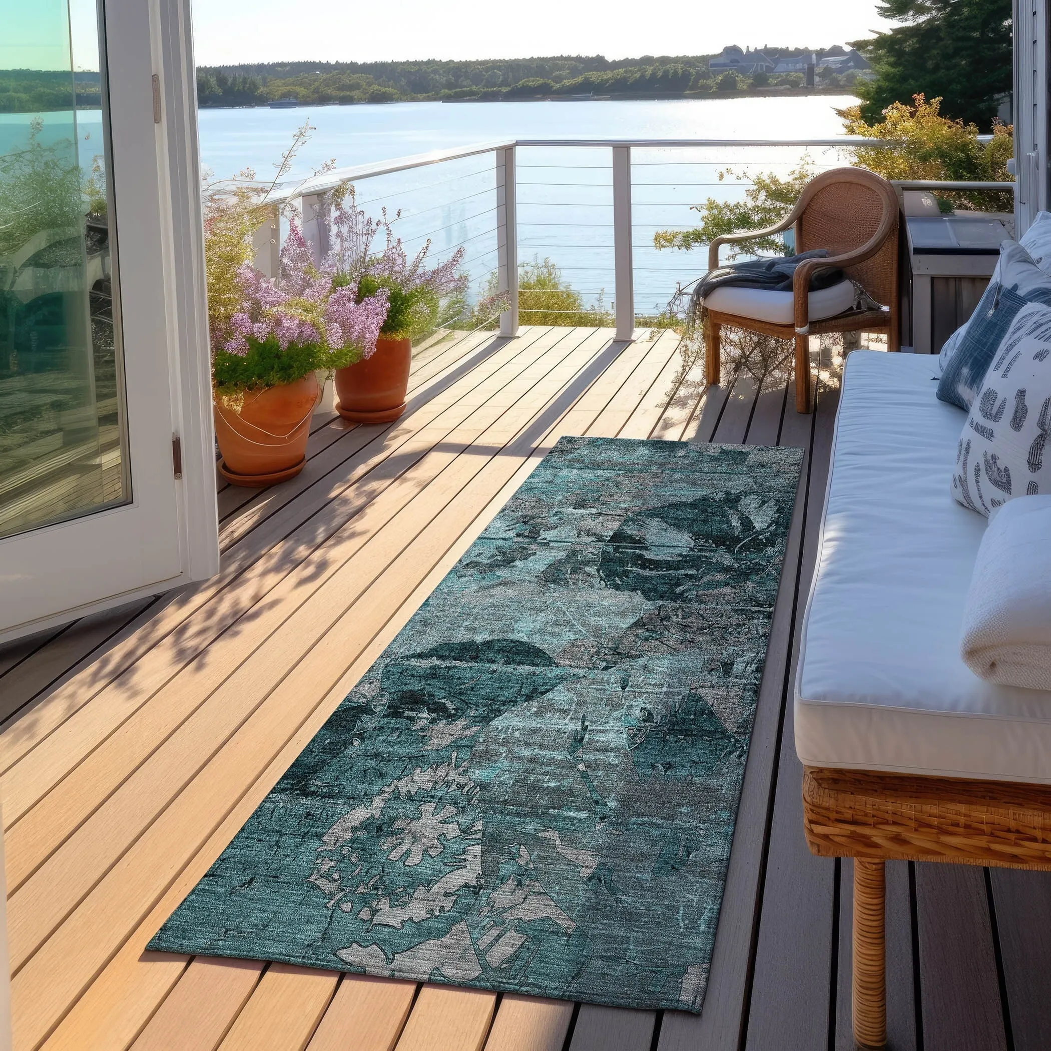 Machine Washable Indoor/ Outdoor Abstract Leaves Chantille Rug