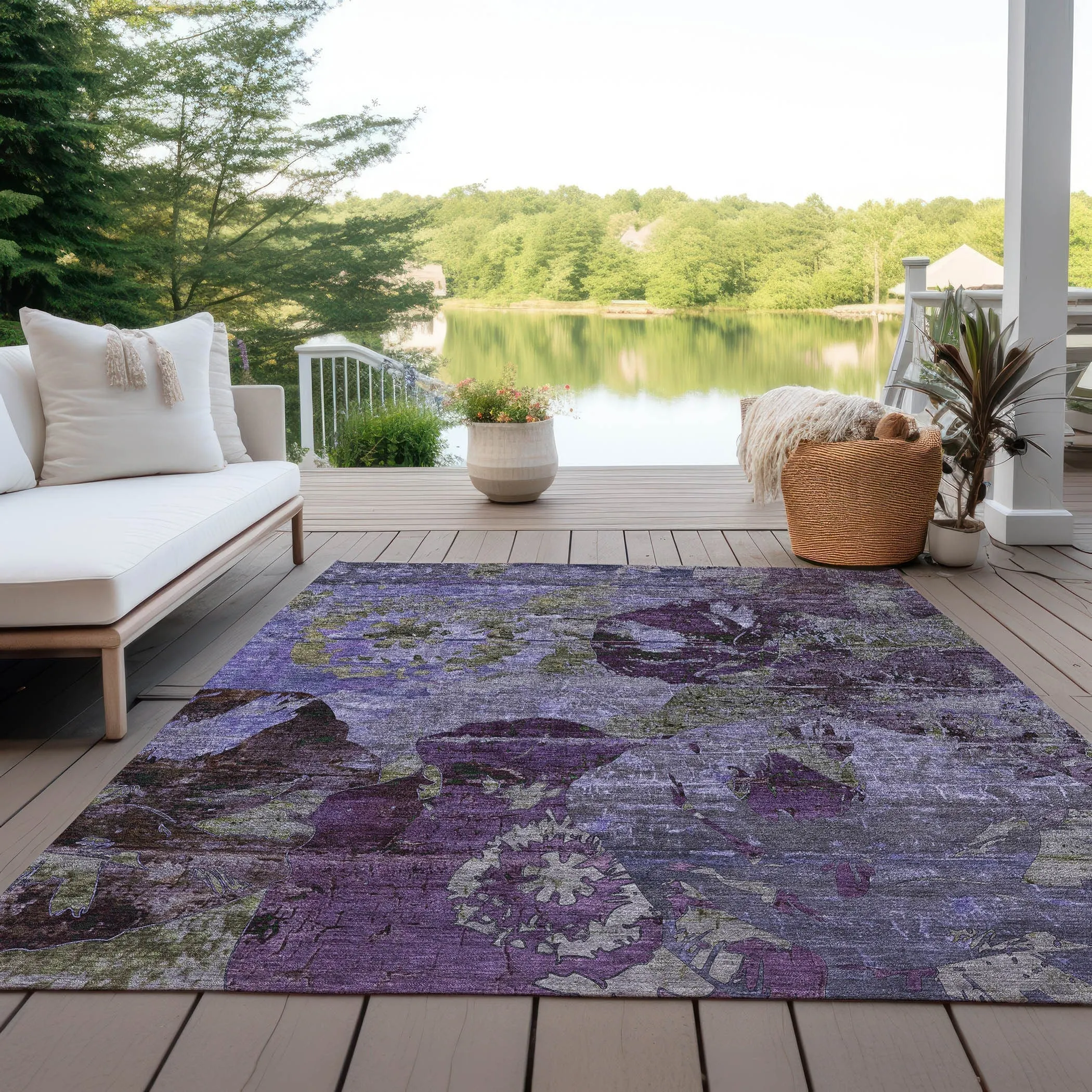 Machine Washable Indoor/ Outdoor Abstract Leaves Chantille Rug