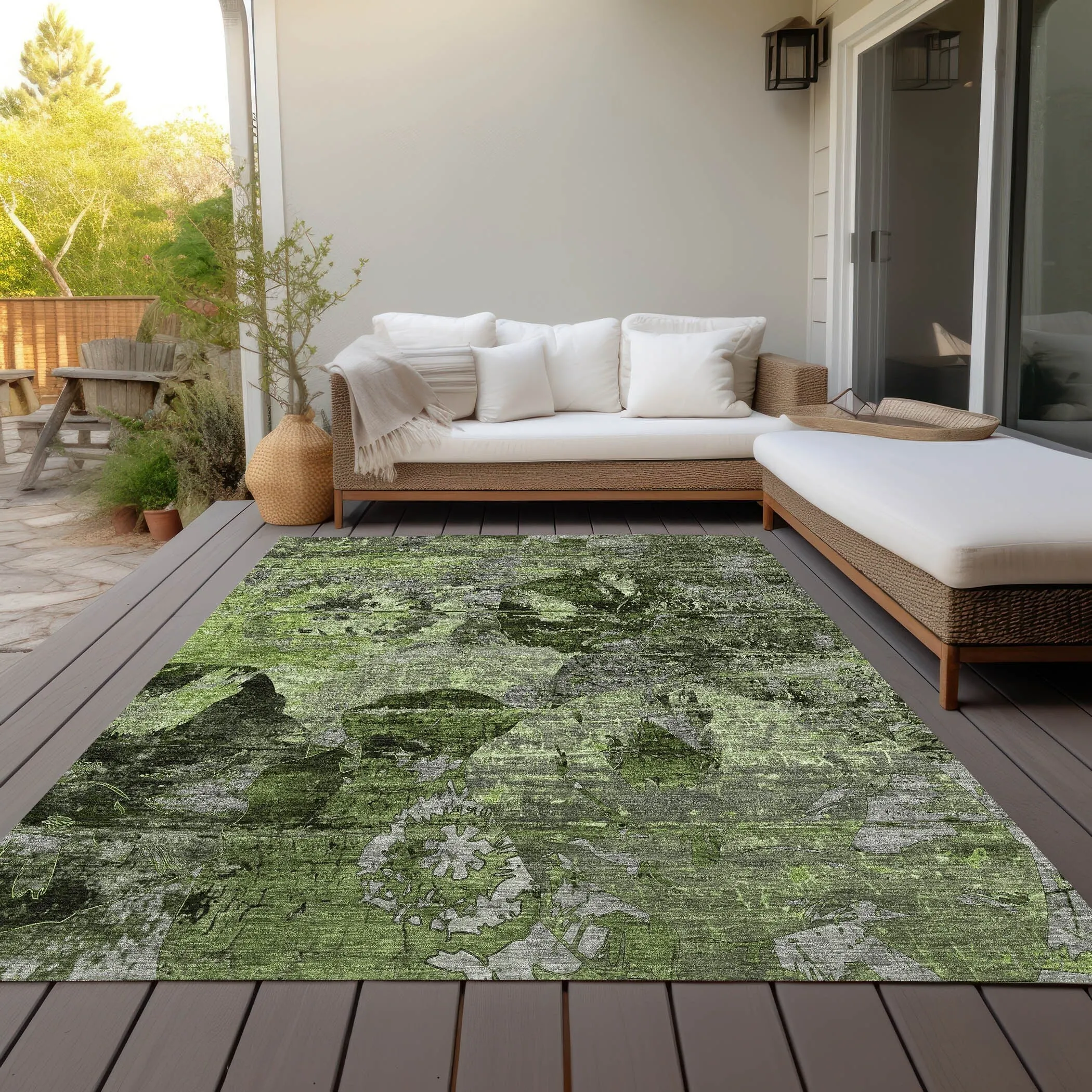 Machine Washable Indoor/ Outdoor Abstract Leaves Chantille Rug