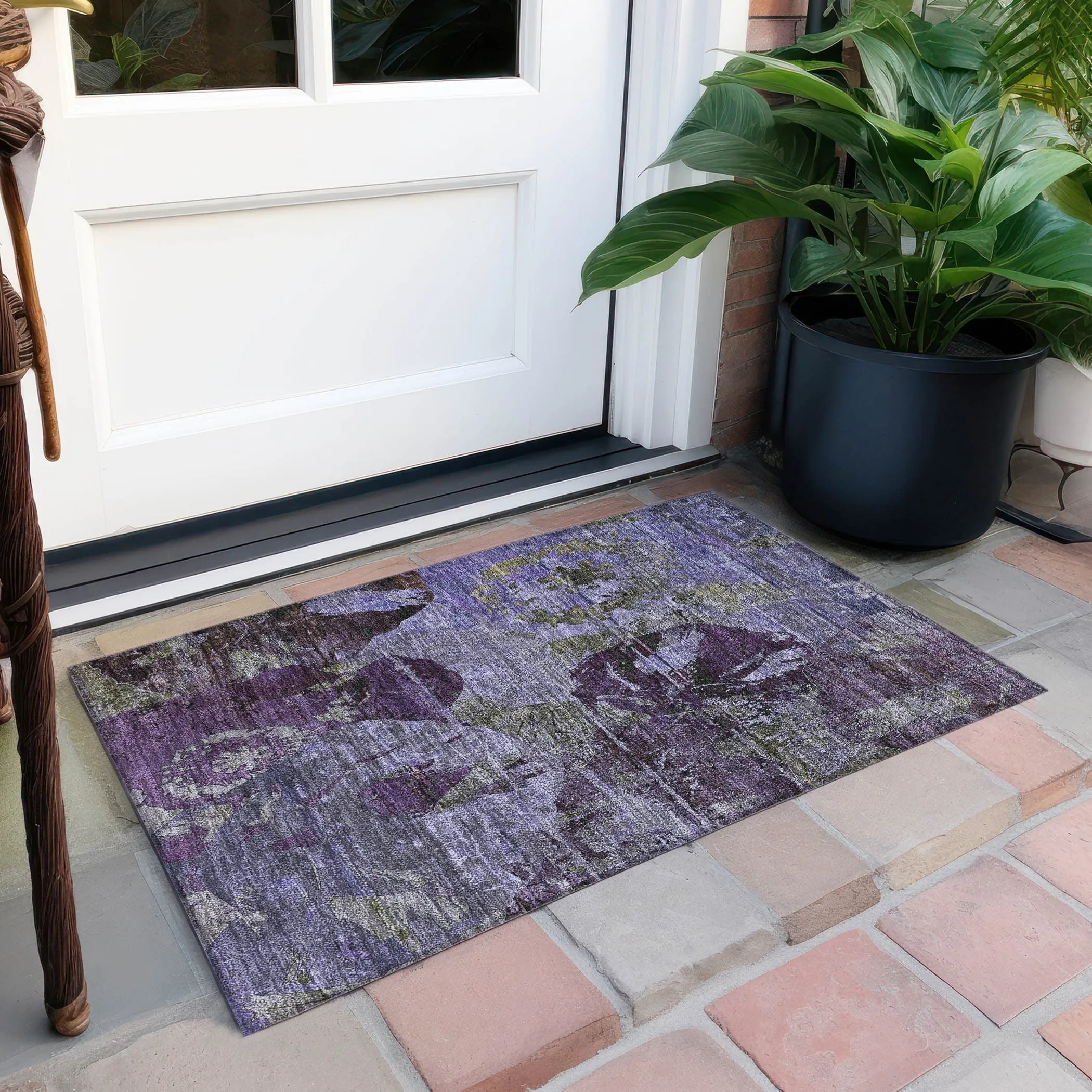 Machine Washable Indoor/ Outdoor Abstract Leaves Chantille Rug