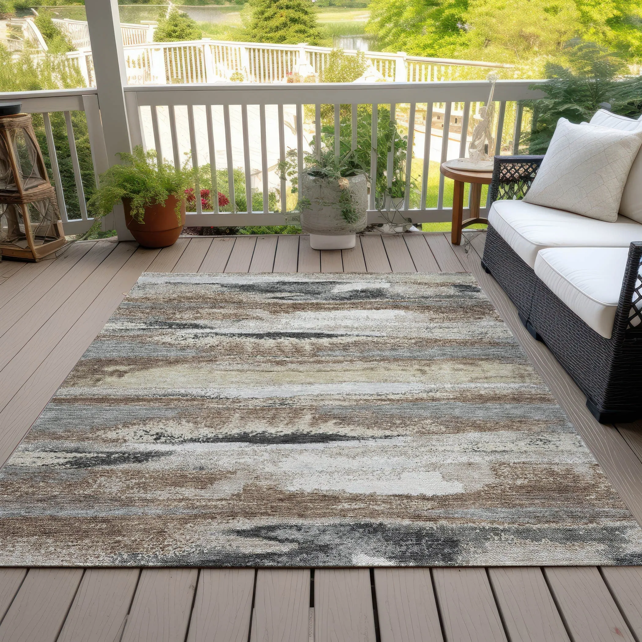 Machine Washable Indoor/ Outdoor Abstract Modern Chantille Rug