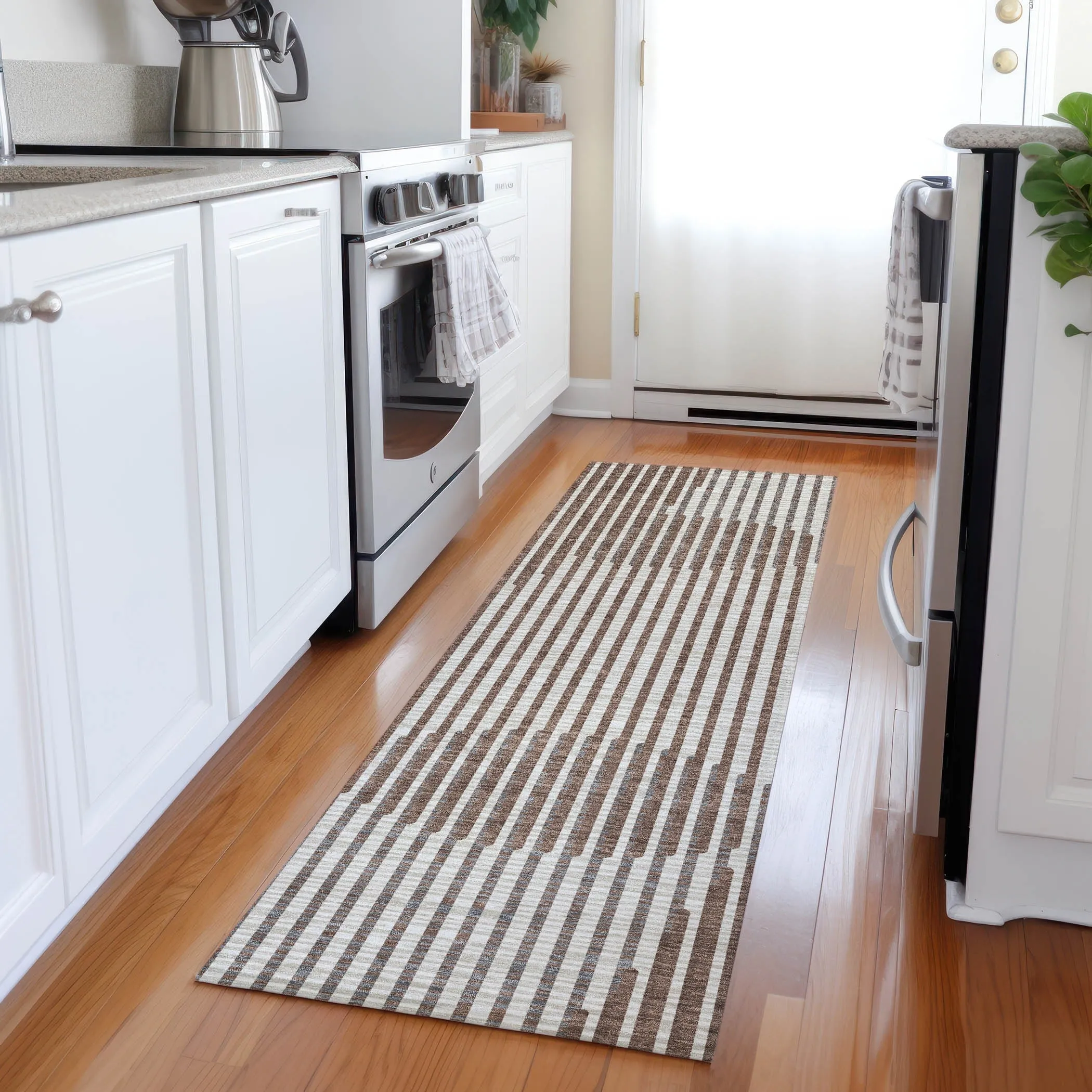 Machine Washable Indoor/ Outdoor Abstract Stripe Chantille Rug