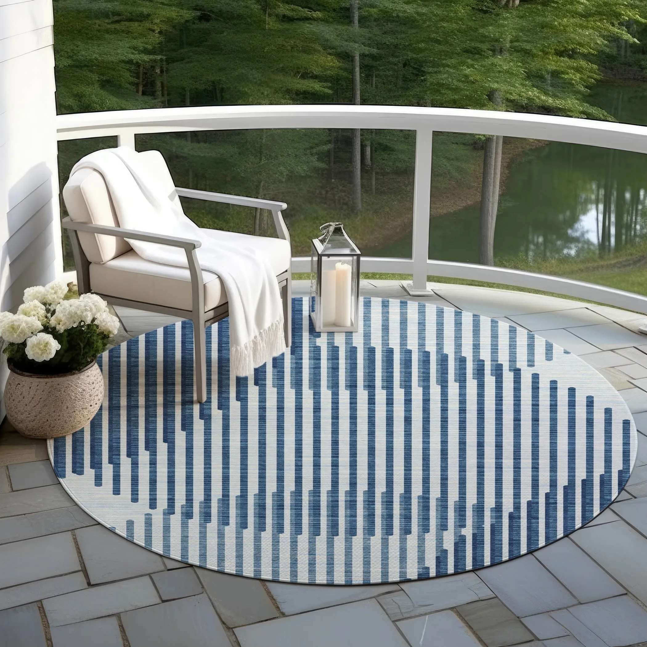 Machine Washable Indoor/ Outdoor Abstract Stripe Chantille Rug