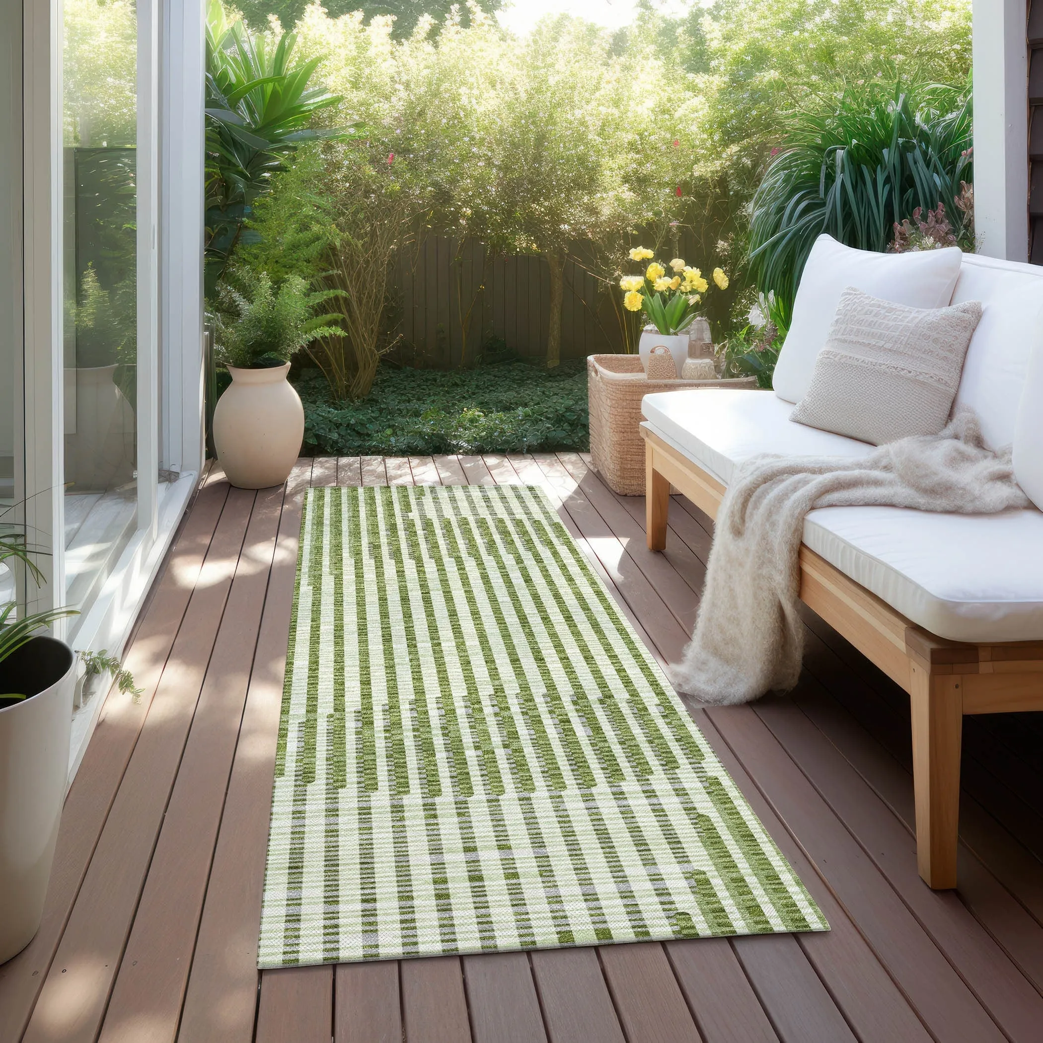 Machine Washable Indoor/ Outdoor Abstract Stripe Chantille Rug