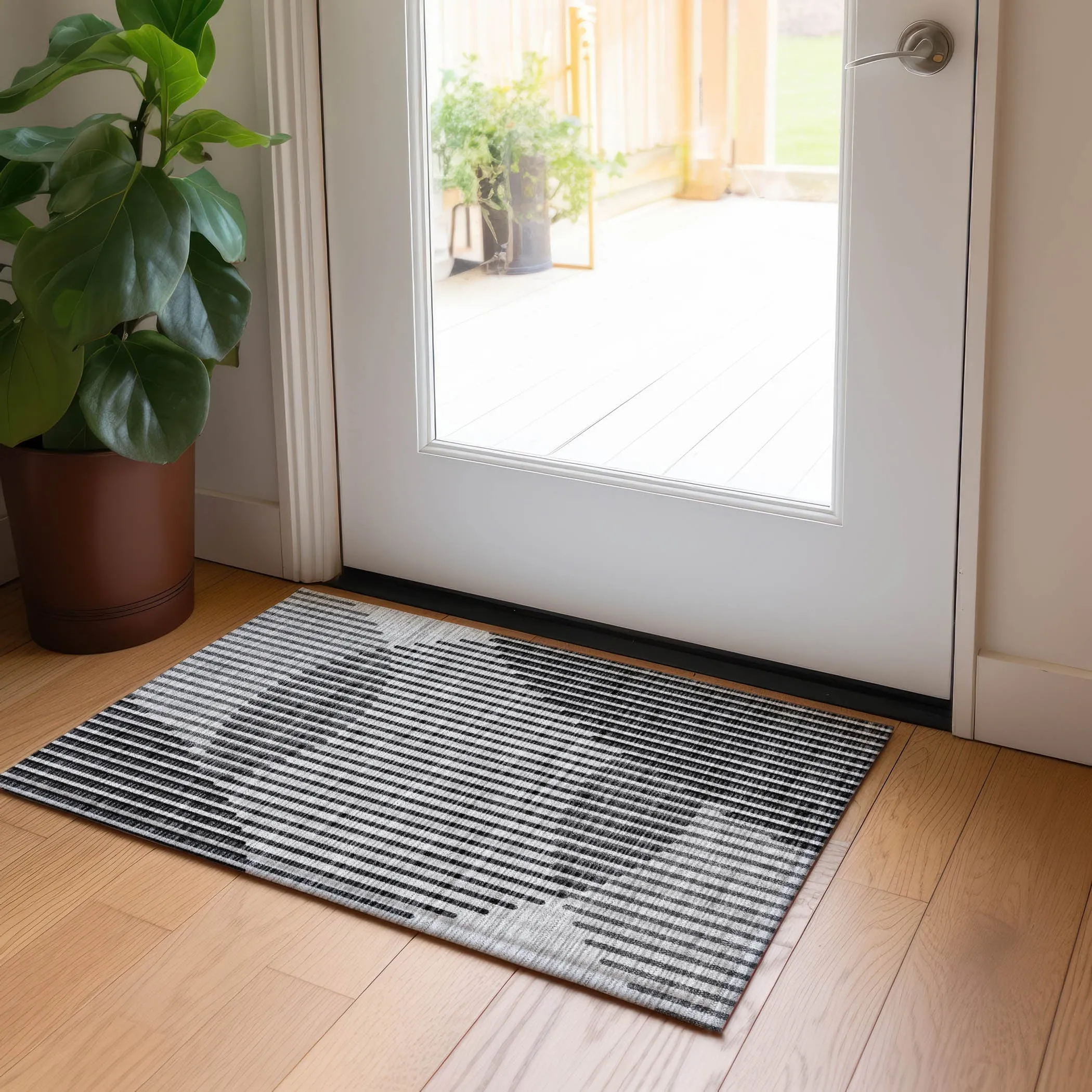 Machine Washable Indoor/ Outdoor Abstract Stripe Chantille Rug