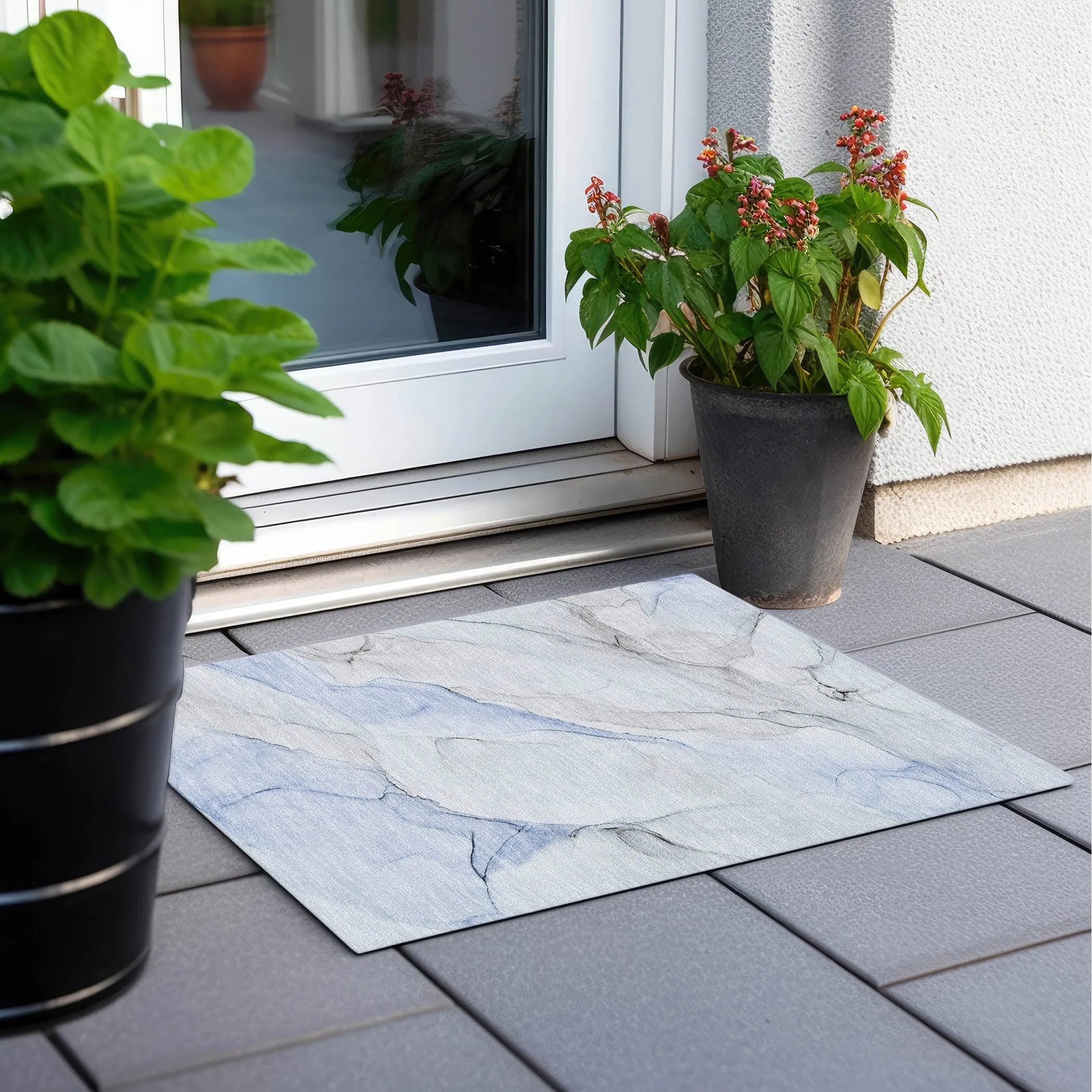 Machine Washable Indoor/ Outdoor Abstract Watercolor Chantille Rug