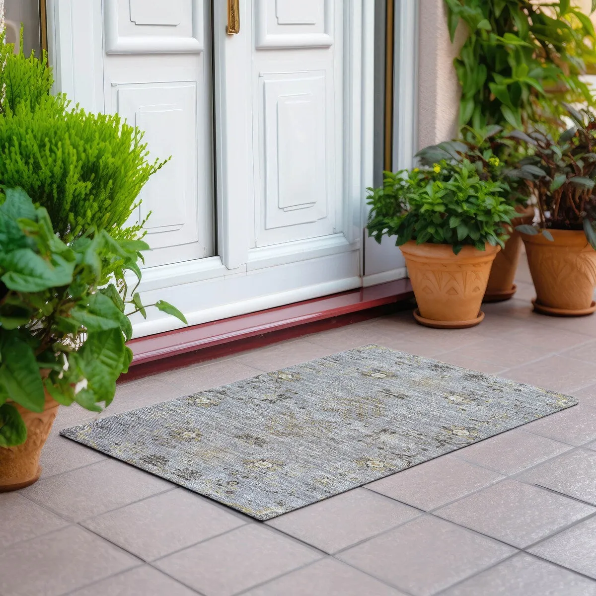 Machine Washable Indoor/ Outdoor Boho Traditional Chantille Rug