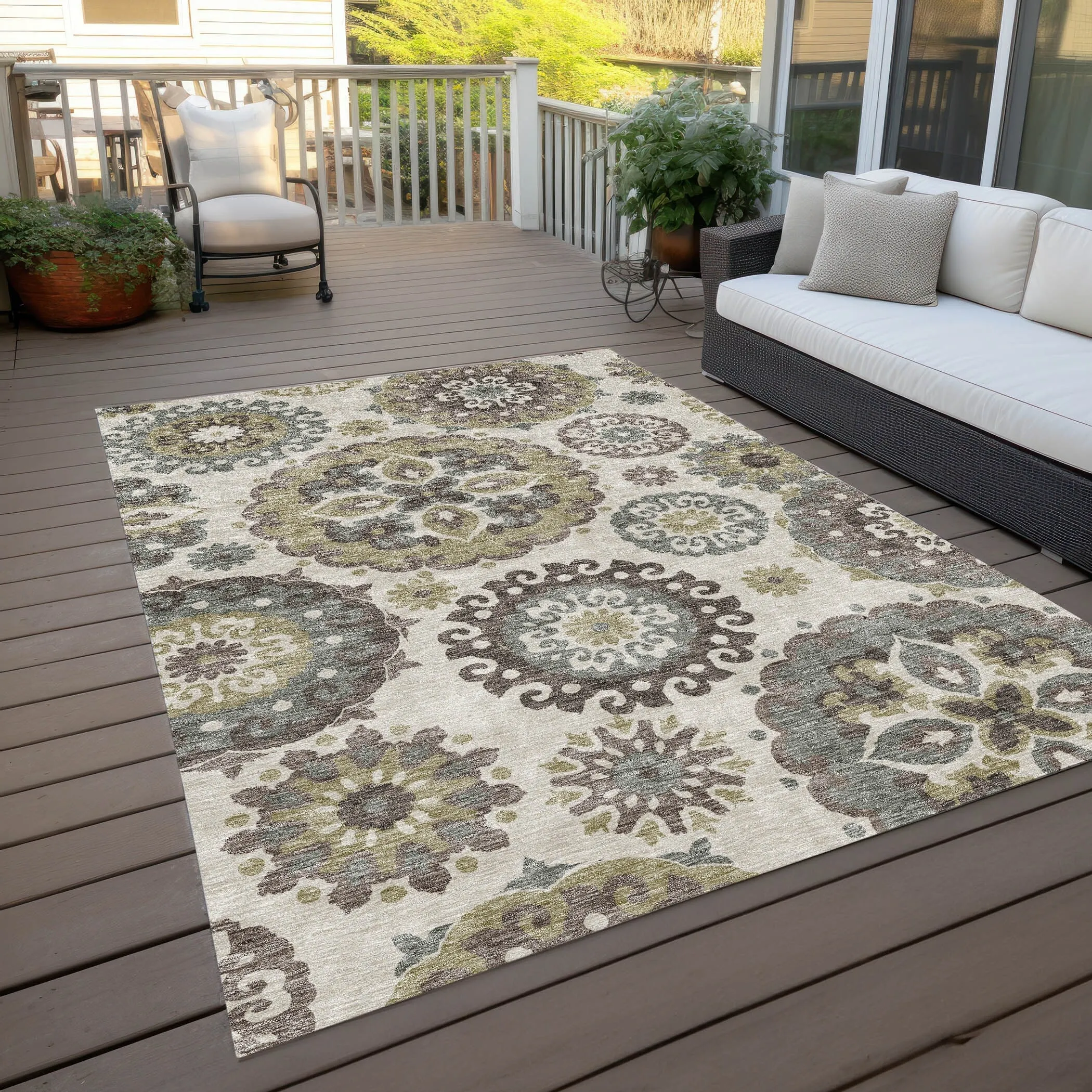 Machine Washable Indoor/ Outdoor Chantille Casual Medallion Rug
