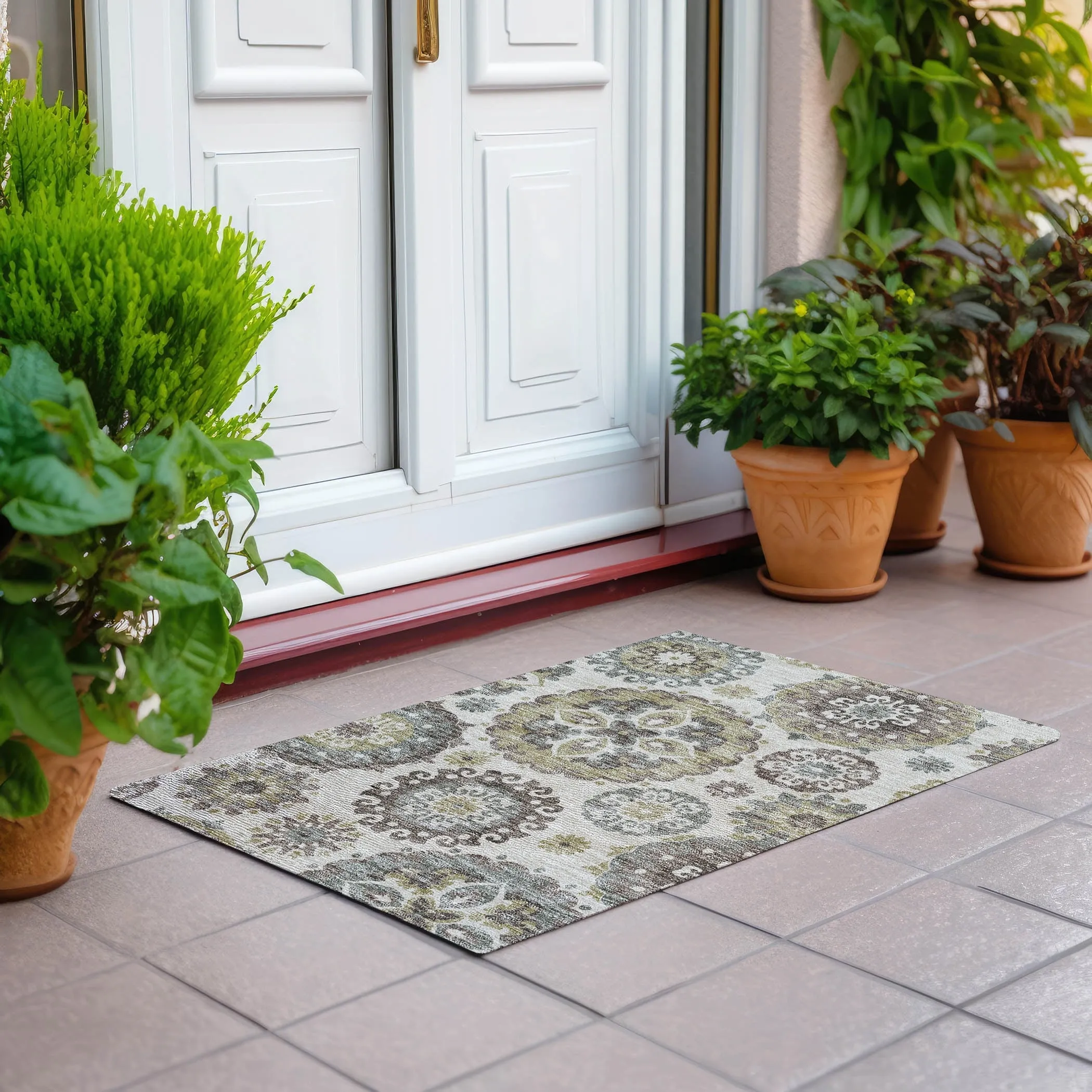 Machine Washable Indoor/ Outdoor Chantille Casual Medallion Rug