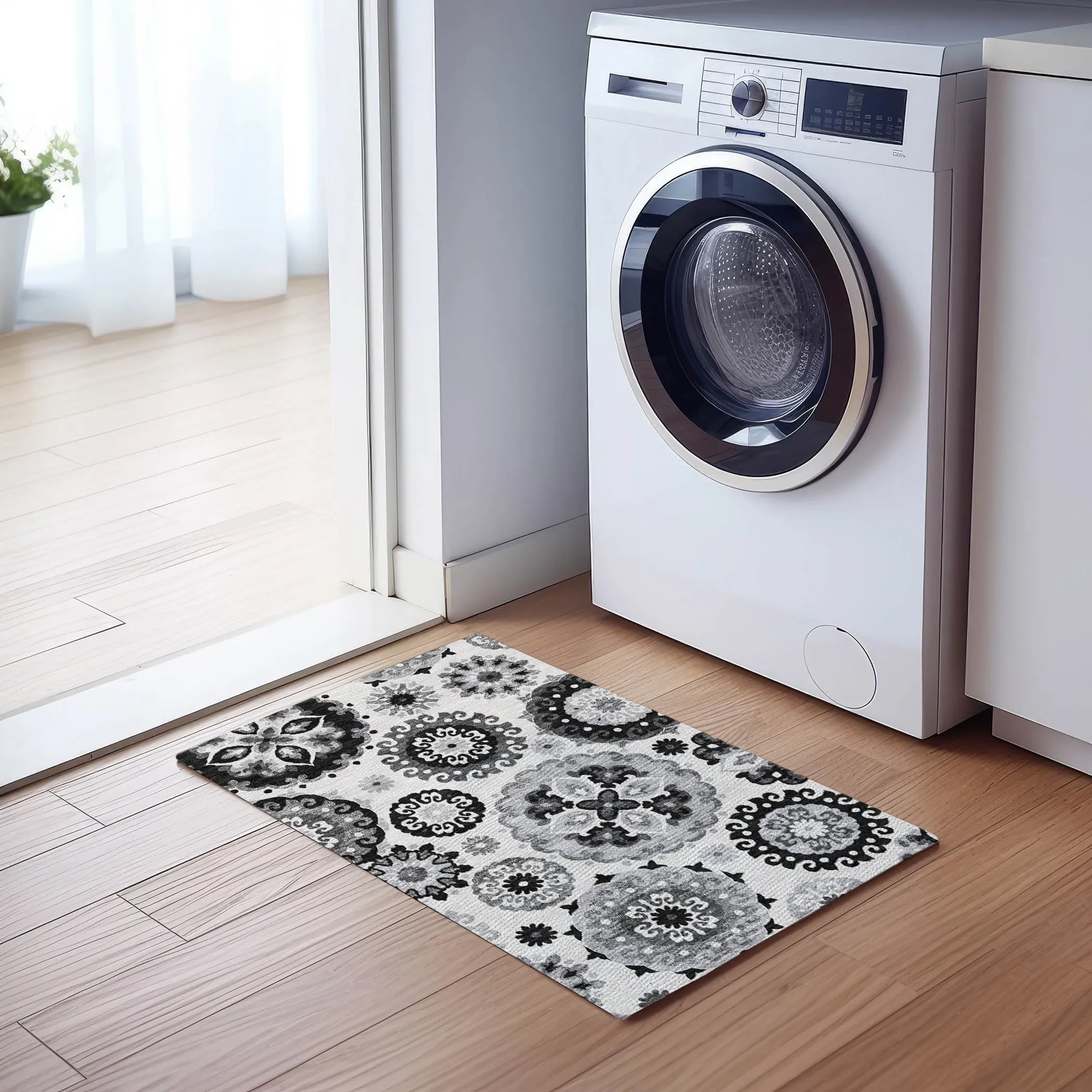 Machine Washable Indoor/ Outdoor Chantille Casual Medallion Rug