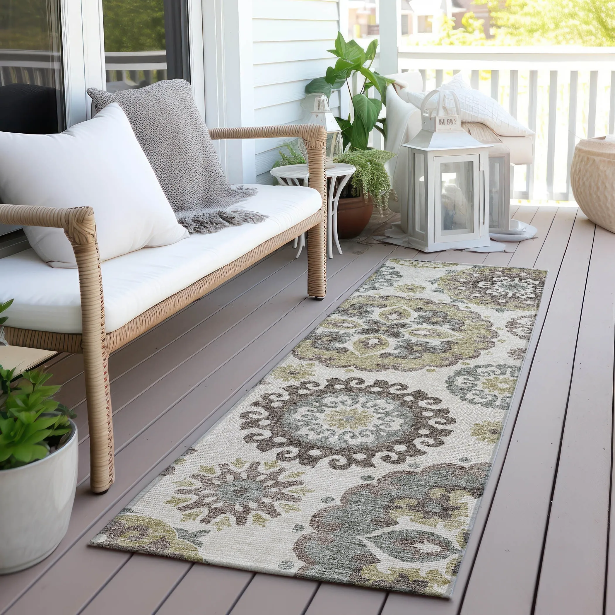 Machine Washable Indoor/ Outdoor Chantille Casual Medallion Rug