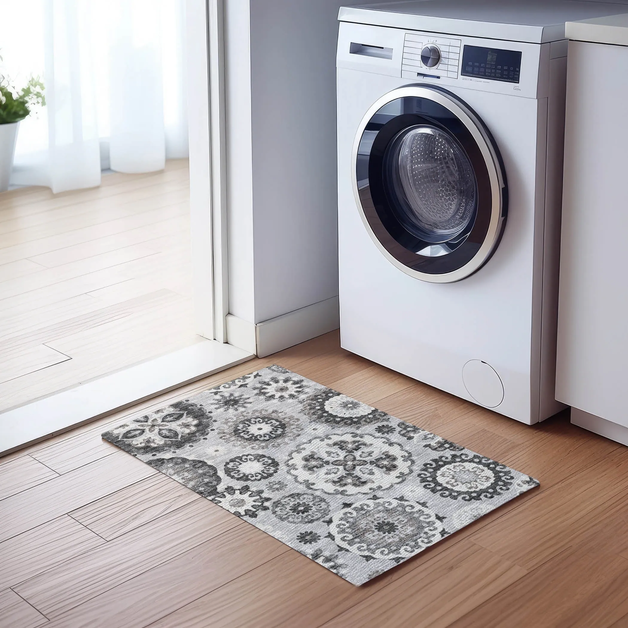 Machine Washable Indoor/ Outdoor Chantille Casual Medallion Rug