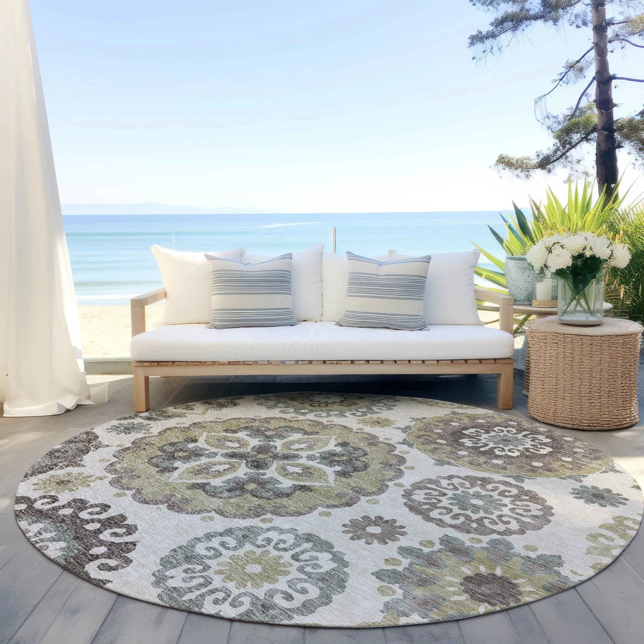 Machine Washable Indoor/ Outdoor Chantille Casual Medallion Rug