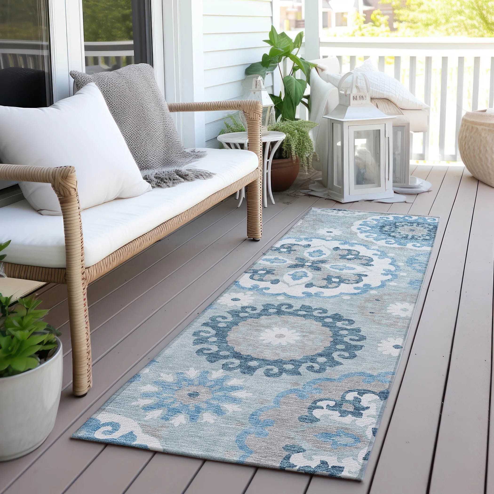 Machine Washable Indoor/ Outdoor Chantille Casual Medallion Rug