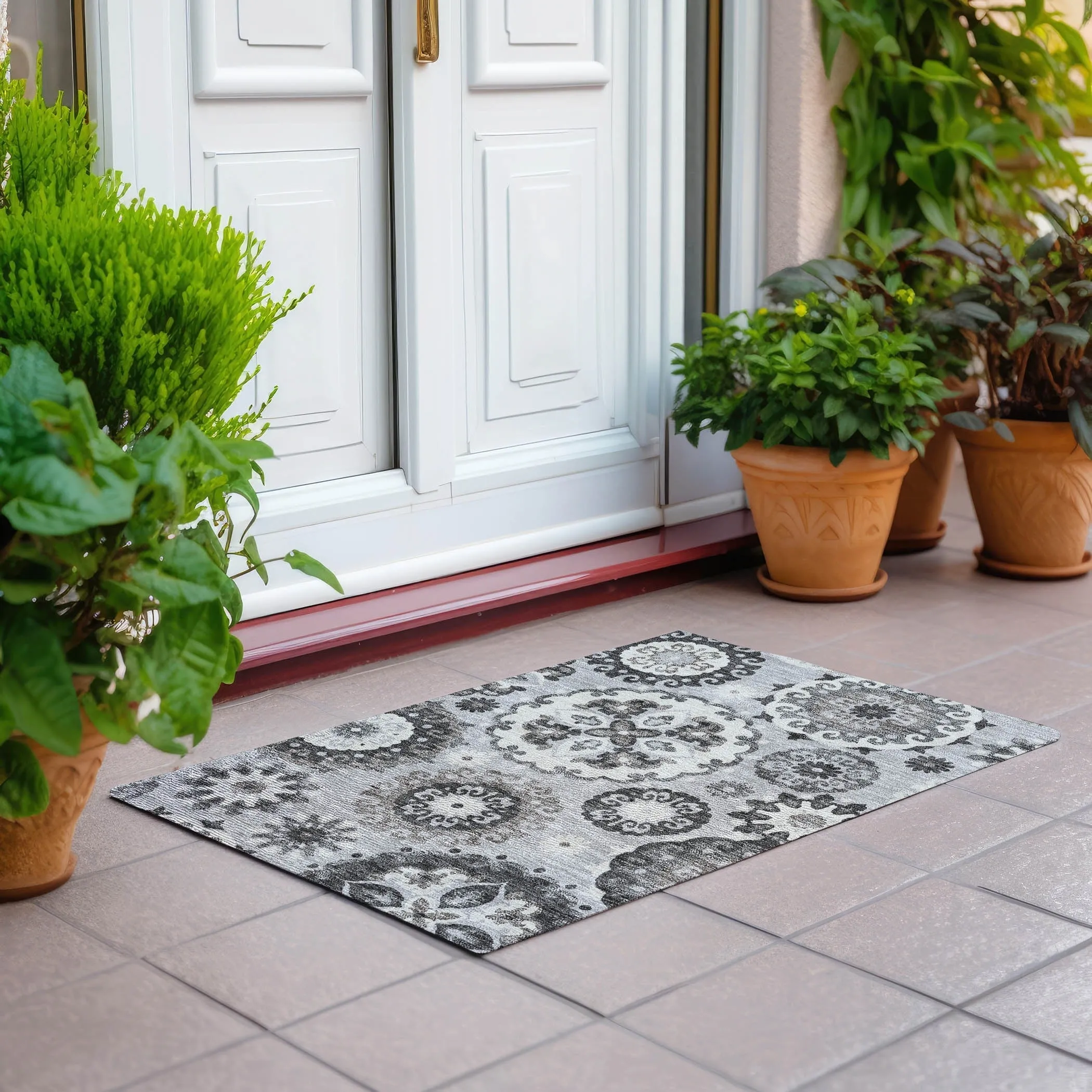 Machine Washable Indoor/ Outdoor Chantille Casual Medallion Rug