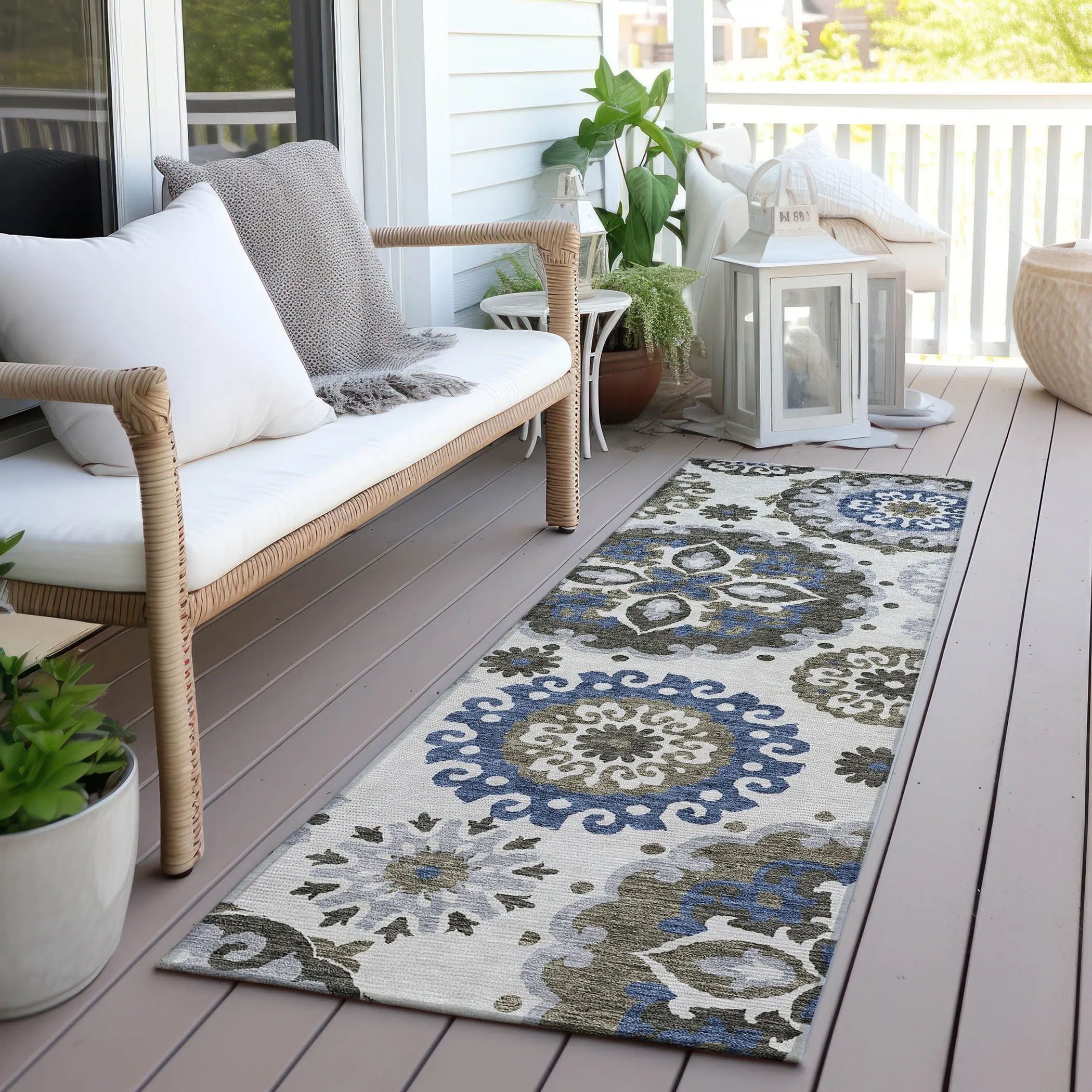 Machine Washable Indoor/ Outdoor Chantille Casual Medallion Rug