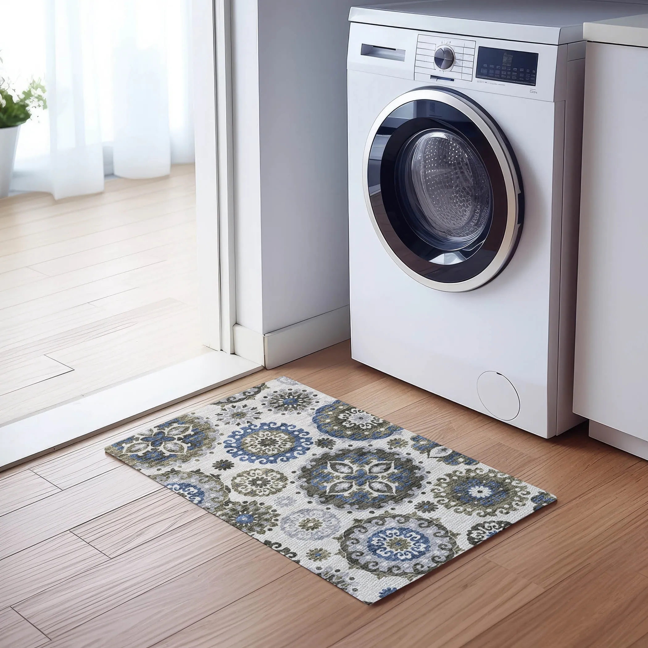 Machine Washable Indoor/ Outdoor Chantille Casual Medallion Rug