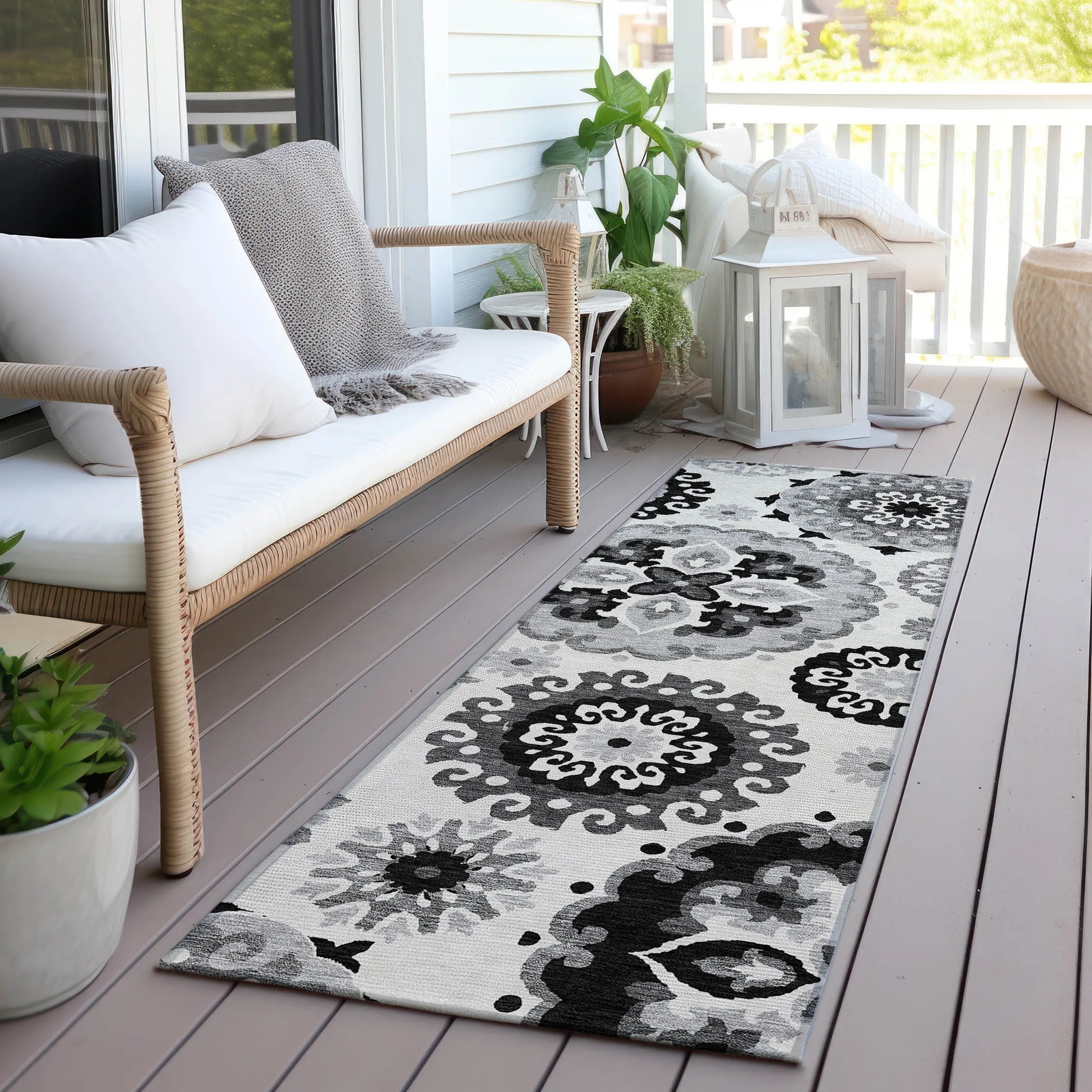 Machine Washable Indoor/ Outdoor Chantille Casual Medallion Rug