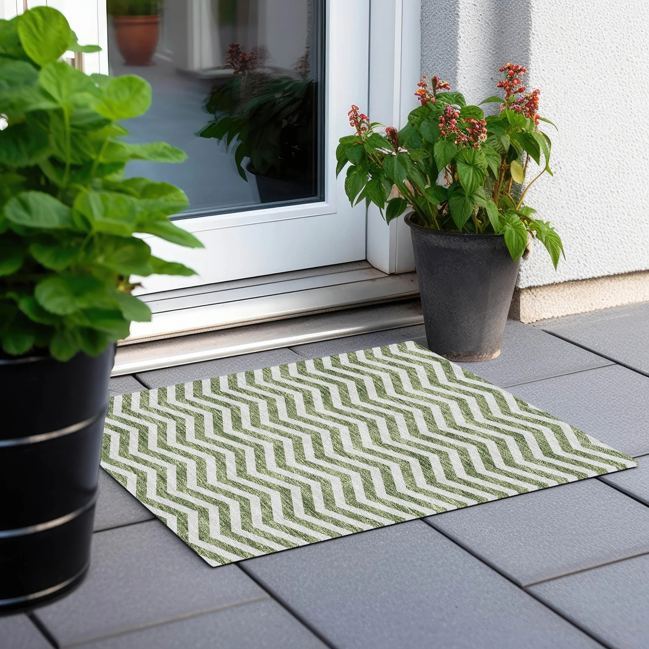 Machine Washable Indoor/ Outdoor Chantille Chevron Stripe Rug