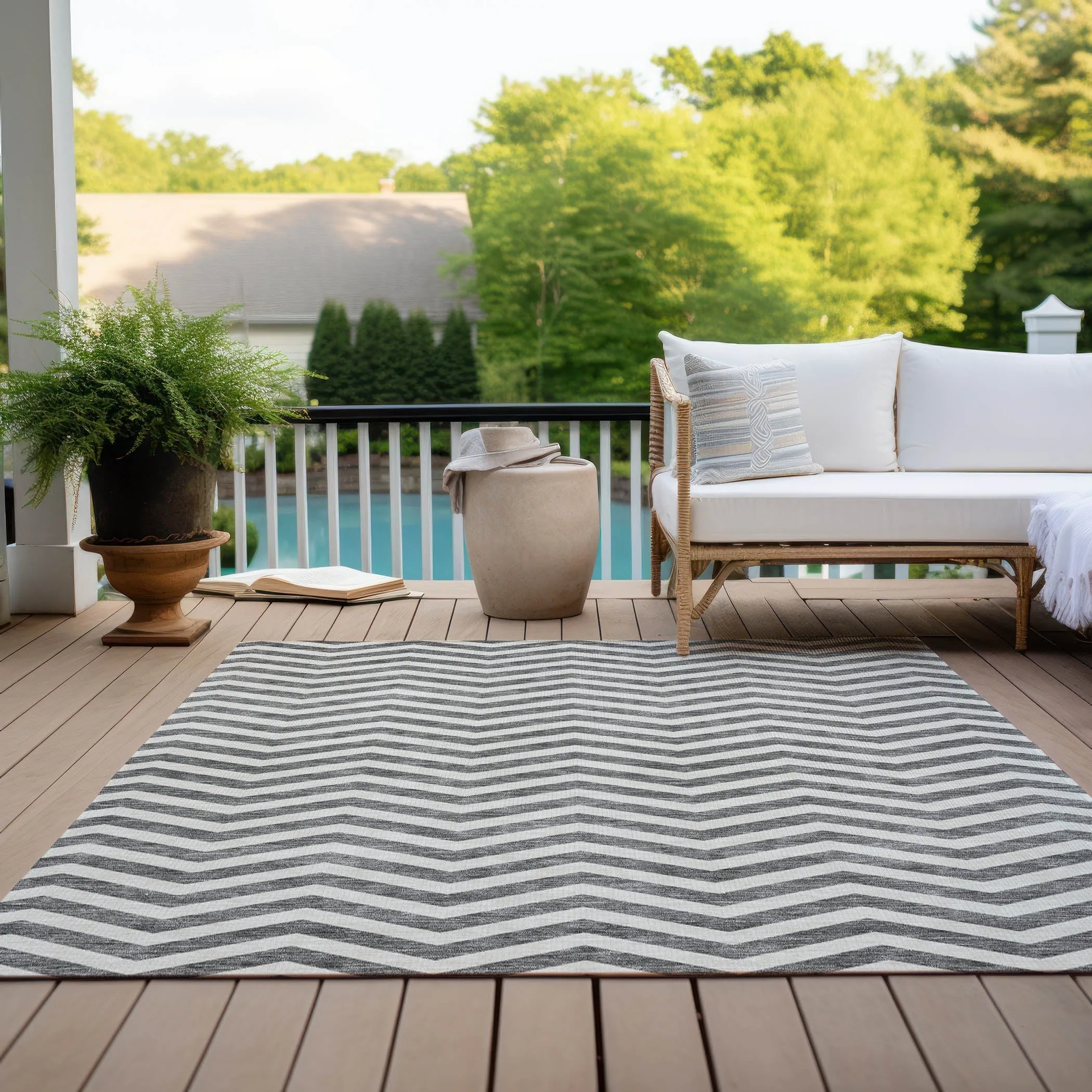 Machine Washable Indoor/ Outdoor Chantille Chevron Stripe Rug