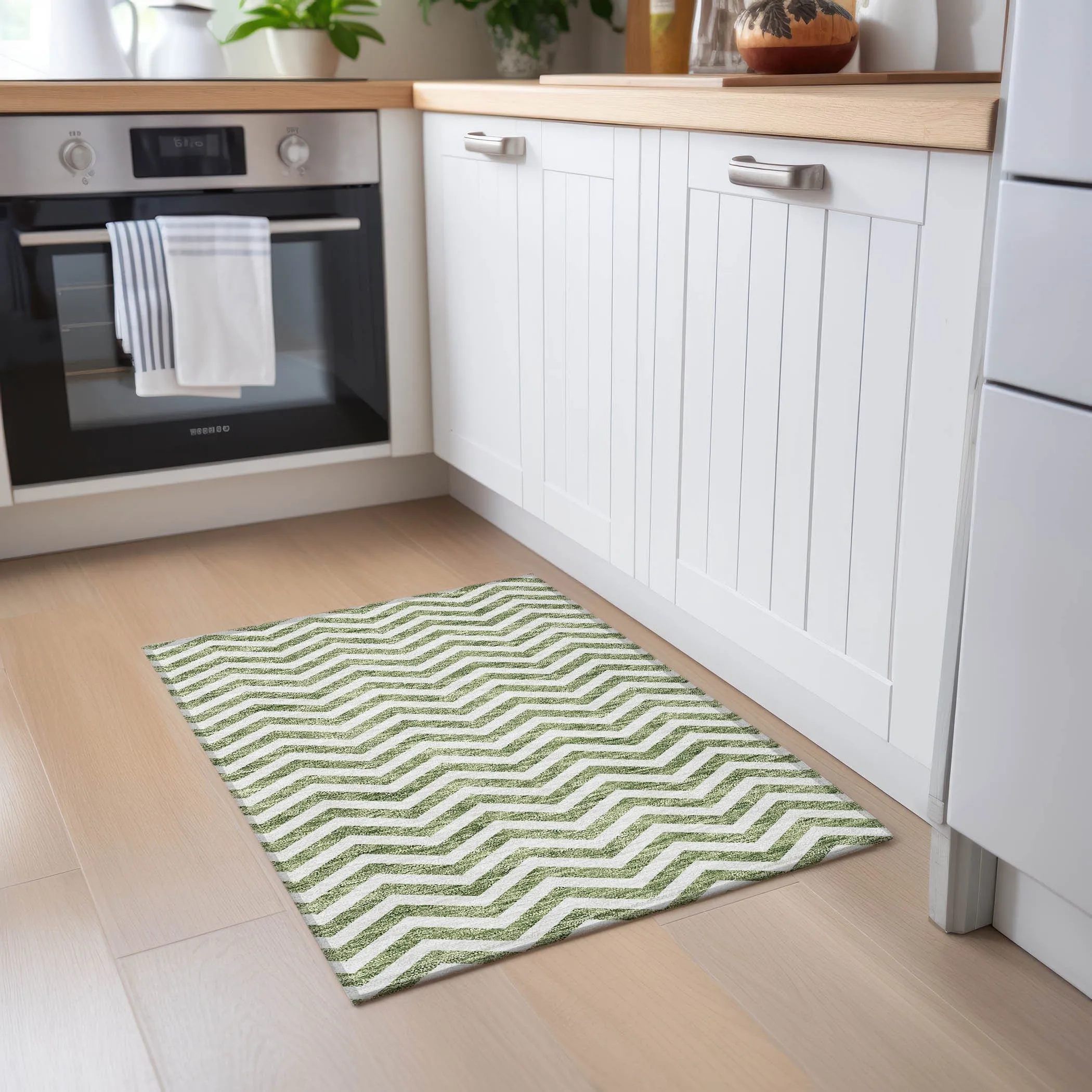 Machine Washable Indoor/ Outdoor Chantille Chevron Stripe Rug