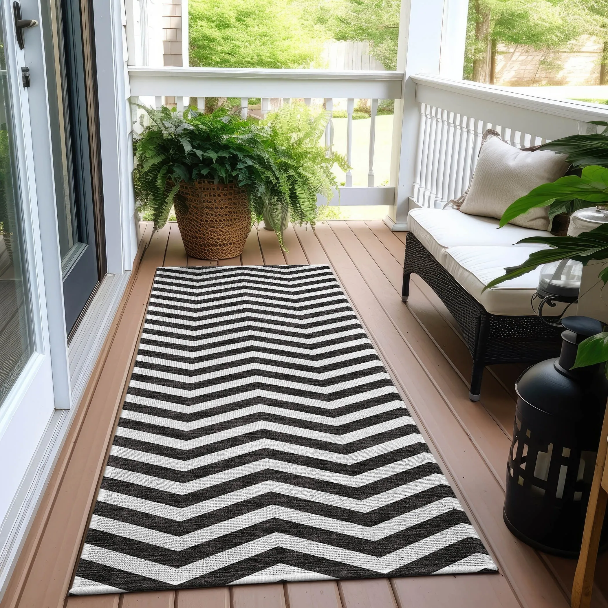 Machine Washable Indoor/ Outdoor Chantille Chevron Stripe Rug