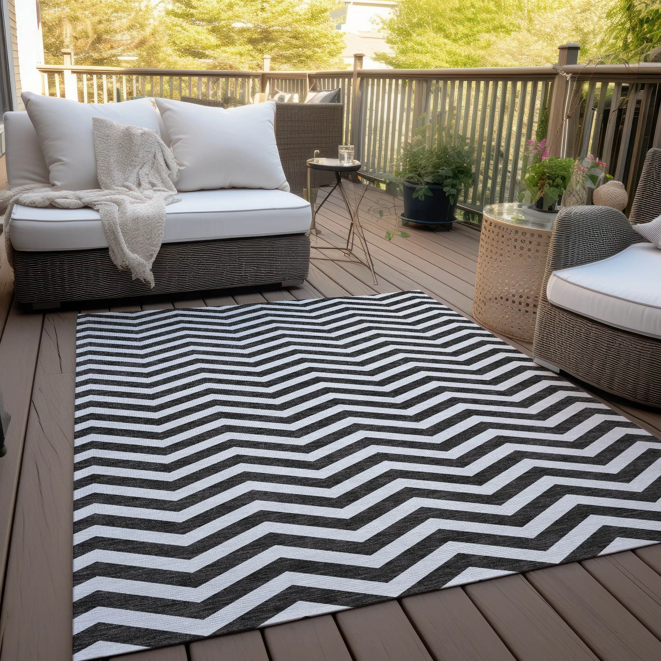 Machine Washable Indoor/ Outdoor Chantille Chevron Stripe Rug