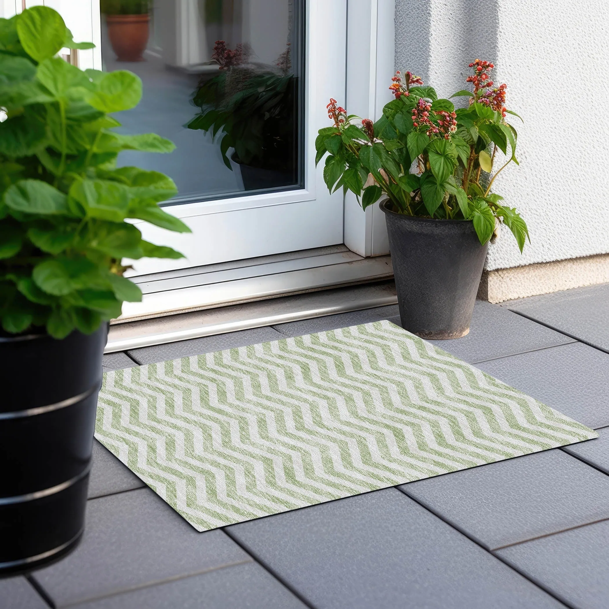 Machine Washable Indoor/ Outdoor Chantille Chevron Stripe Rug