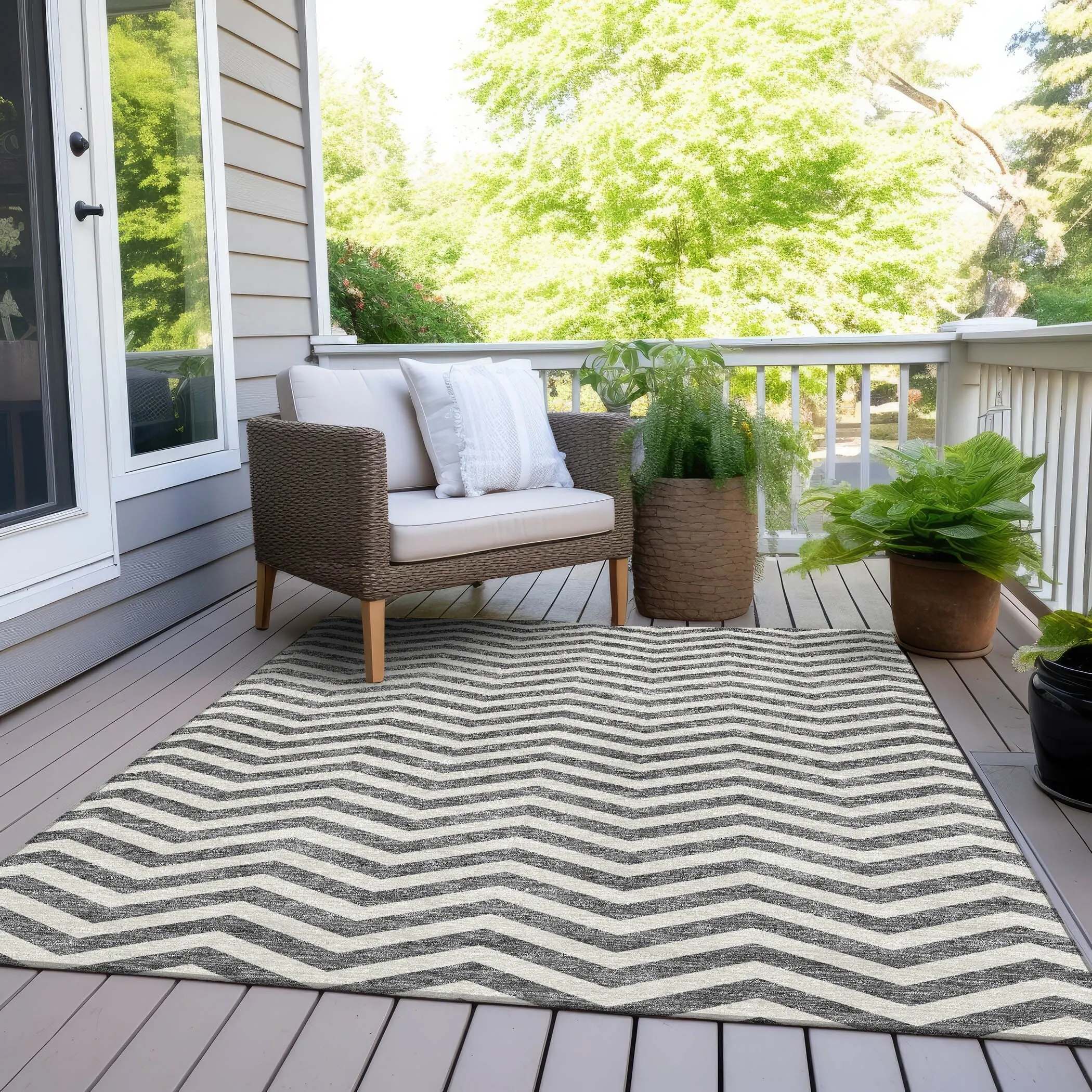 Machine Washable Indoor/ Outdoor Chantille Chevron Stripe Rug