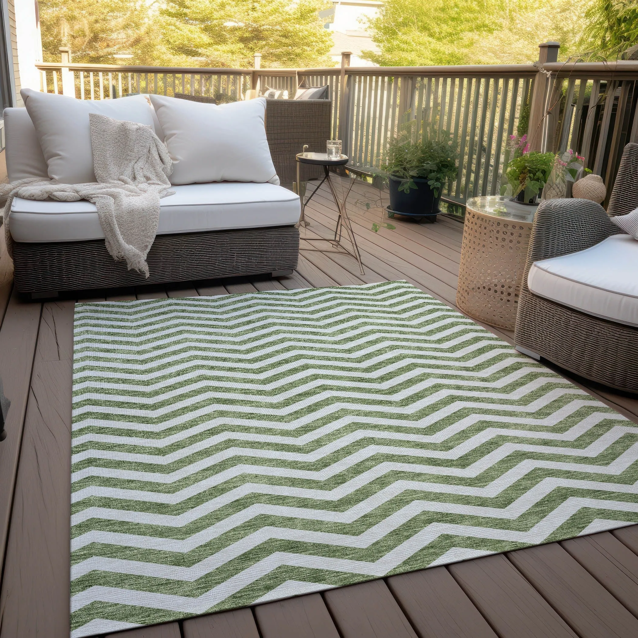 Machine Washable Indoor/ Outdoor Chantille Chevron Stripe Rug