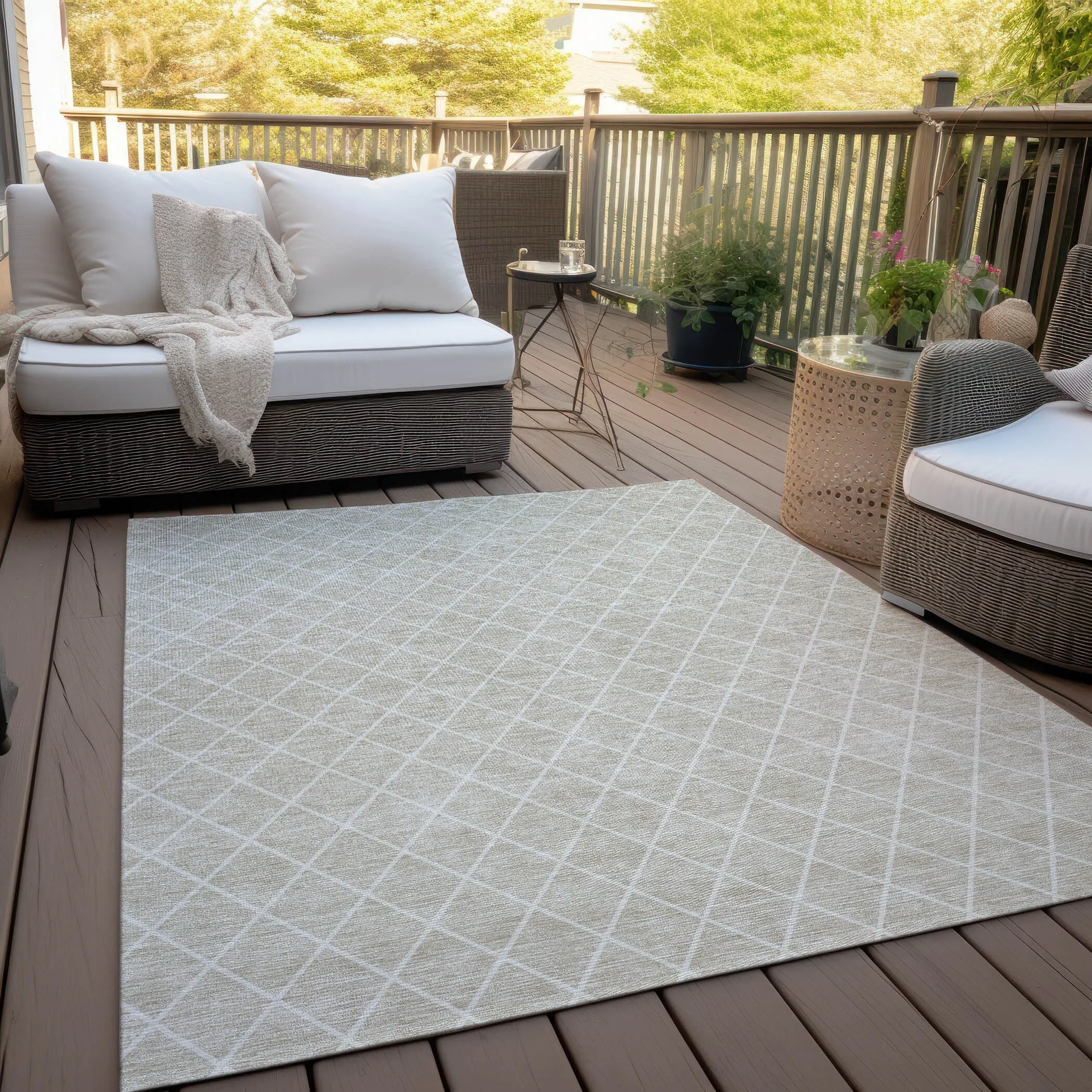 Machine Washable Indoor/ Outdoor Chantille Diamond Trellis Rug