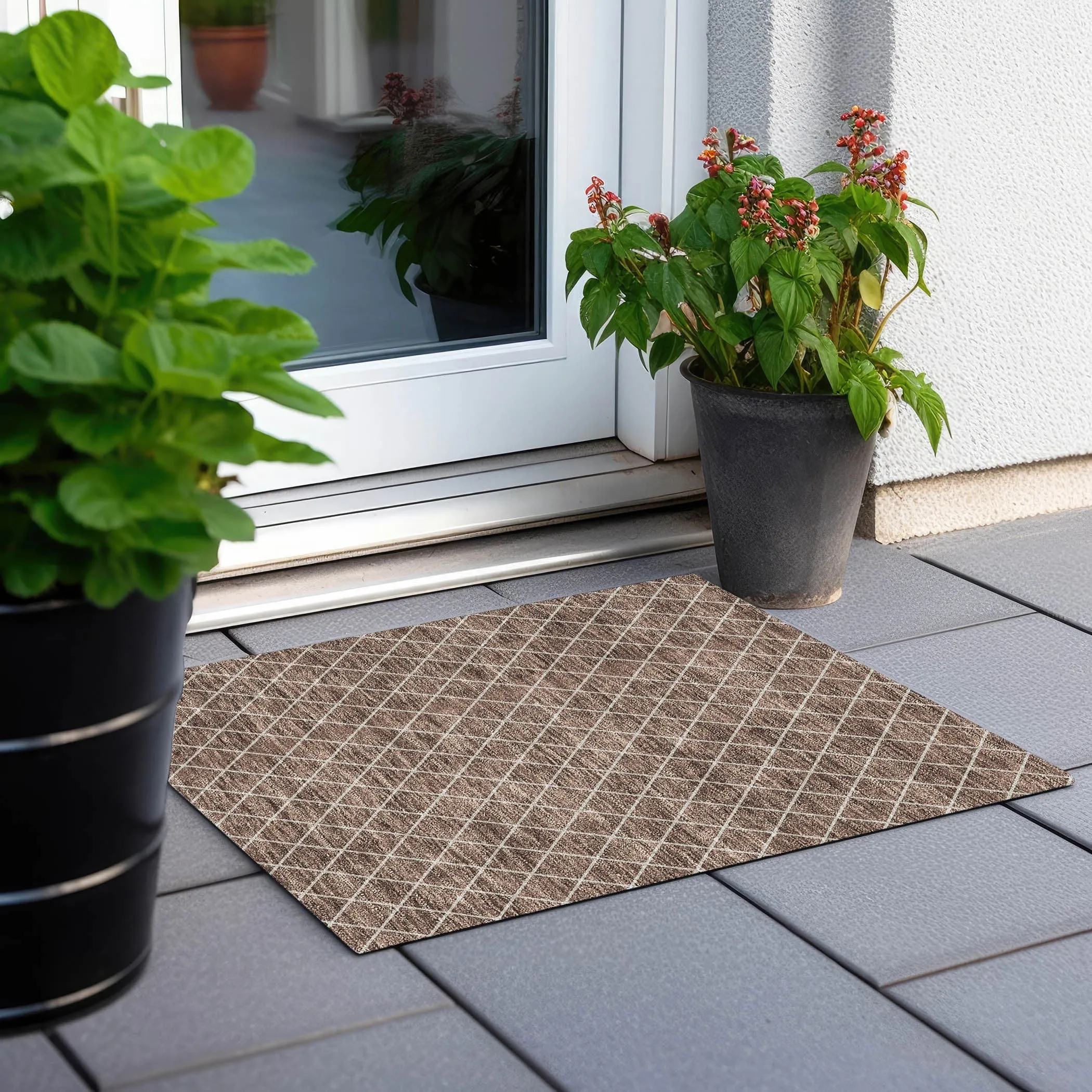 Machine Washable Indoor/ Outdoor Chantille Diamond Trellis Rug