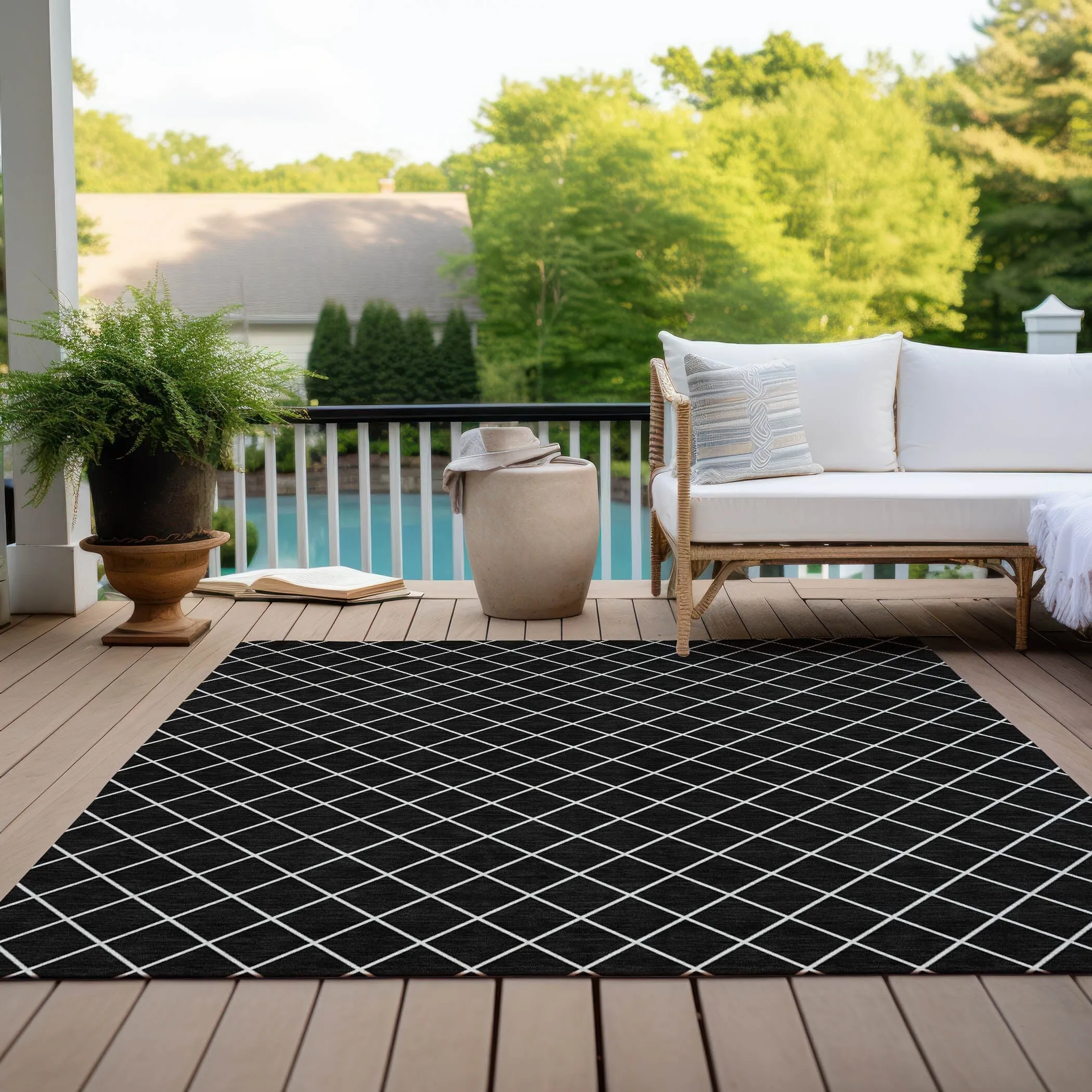 Machine Washable Indoor/ Outdoor Chantille Diamond Trellis Rug