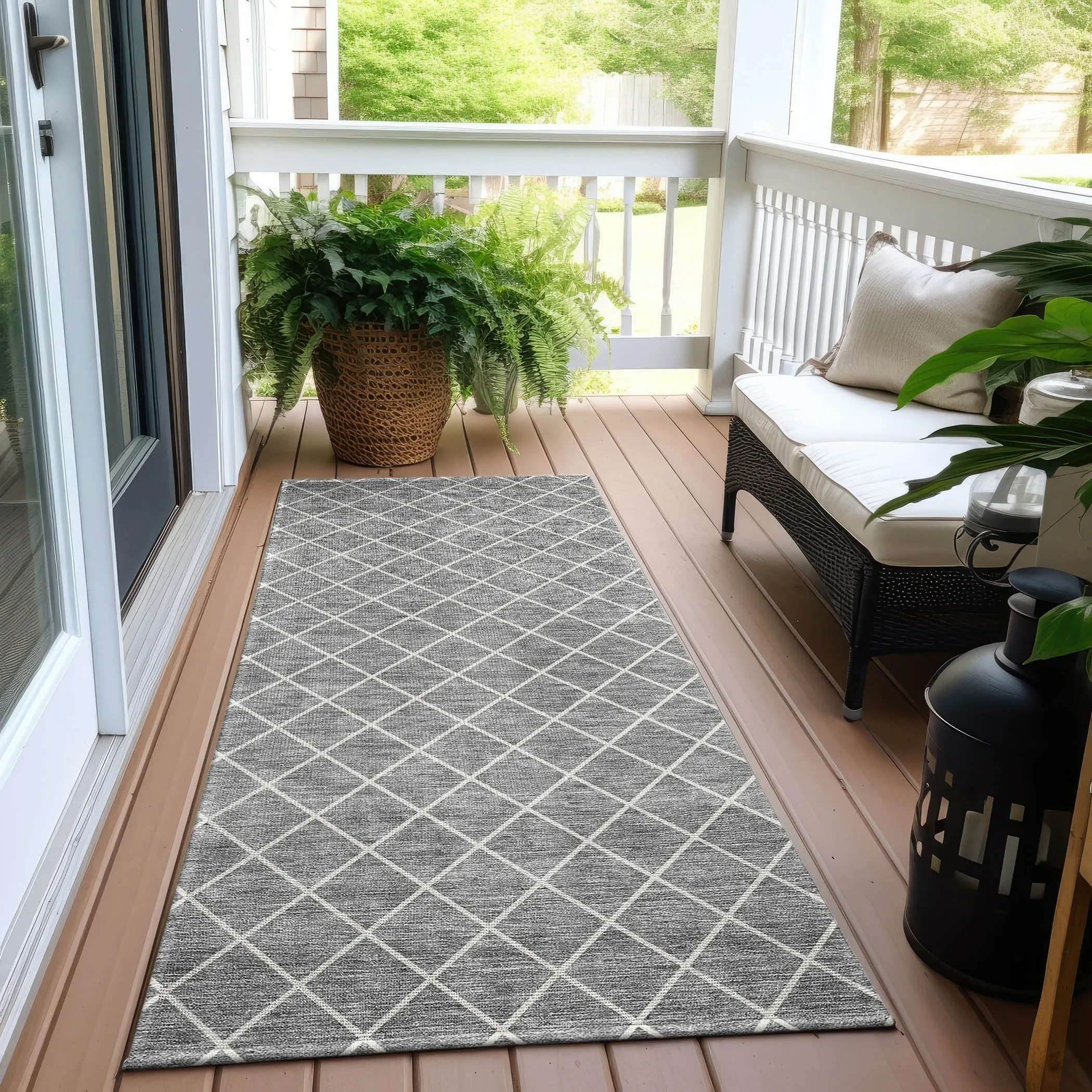 Machine Washable Indoor/ Outdoor Chantille Diamond Trellis Rug