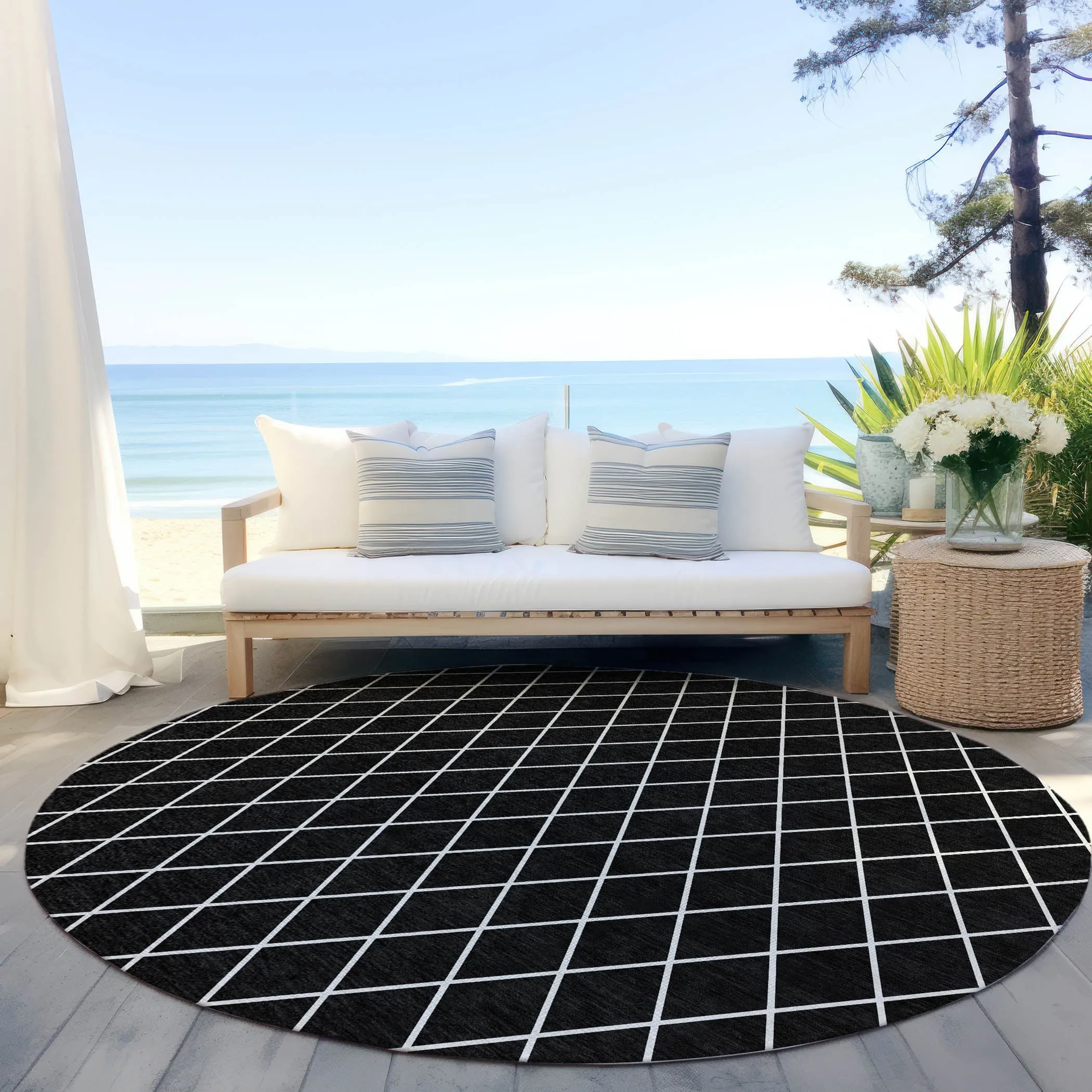 Machine Washable Indoor/ Outdoor Chantille Diamond Trellis Rug