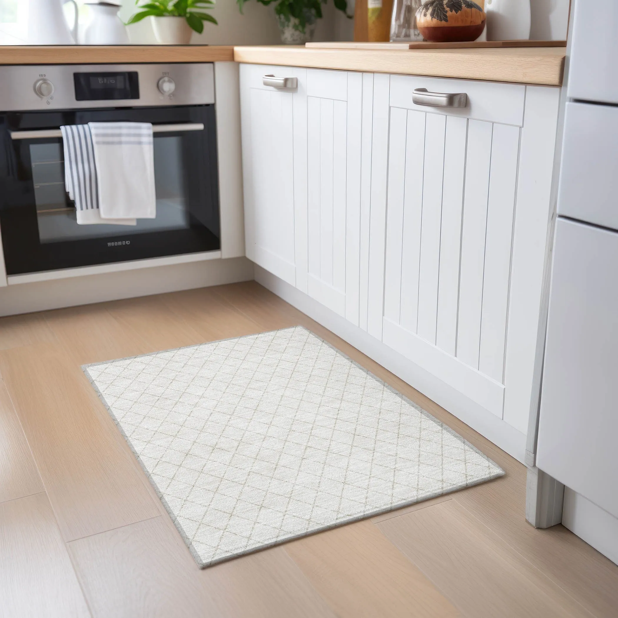 Machine Washable Indoor/ Outdoor Chantille Diamond Trellis Rug