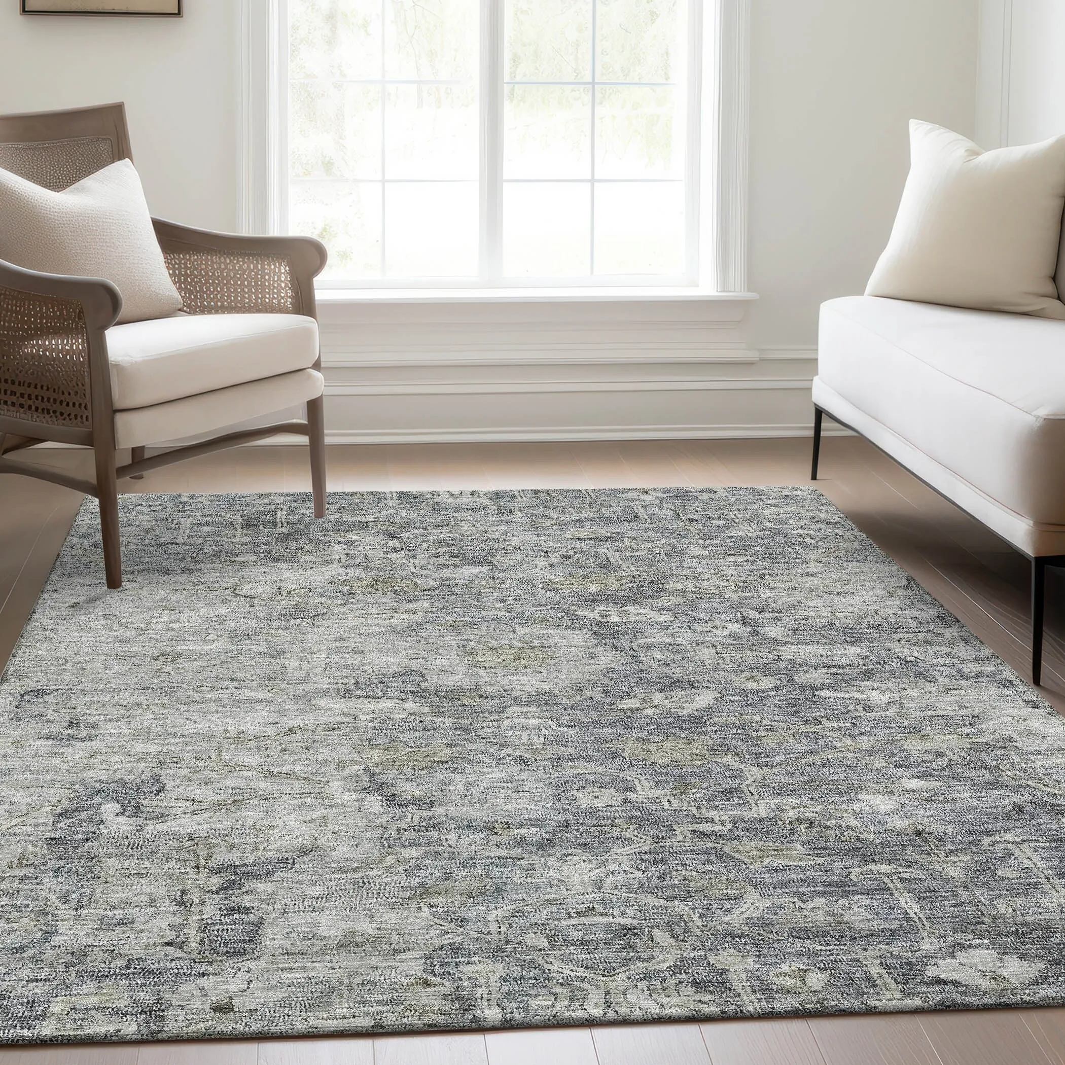 Machine Washable Indoor/ Outdoor Chantille Distressed Traditional Rug