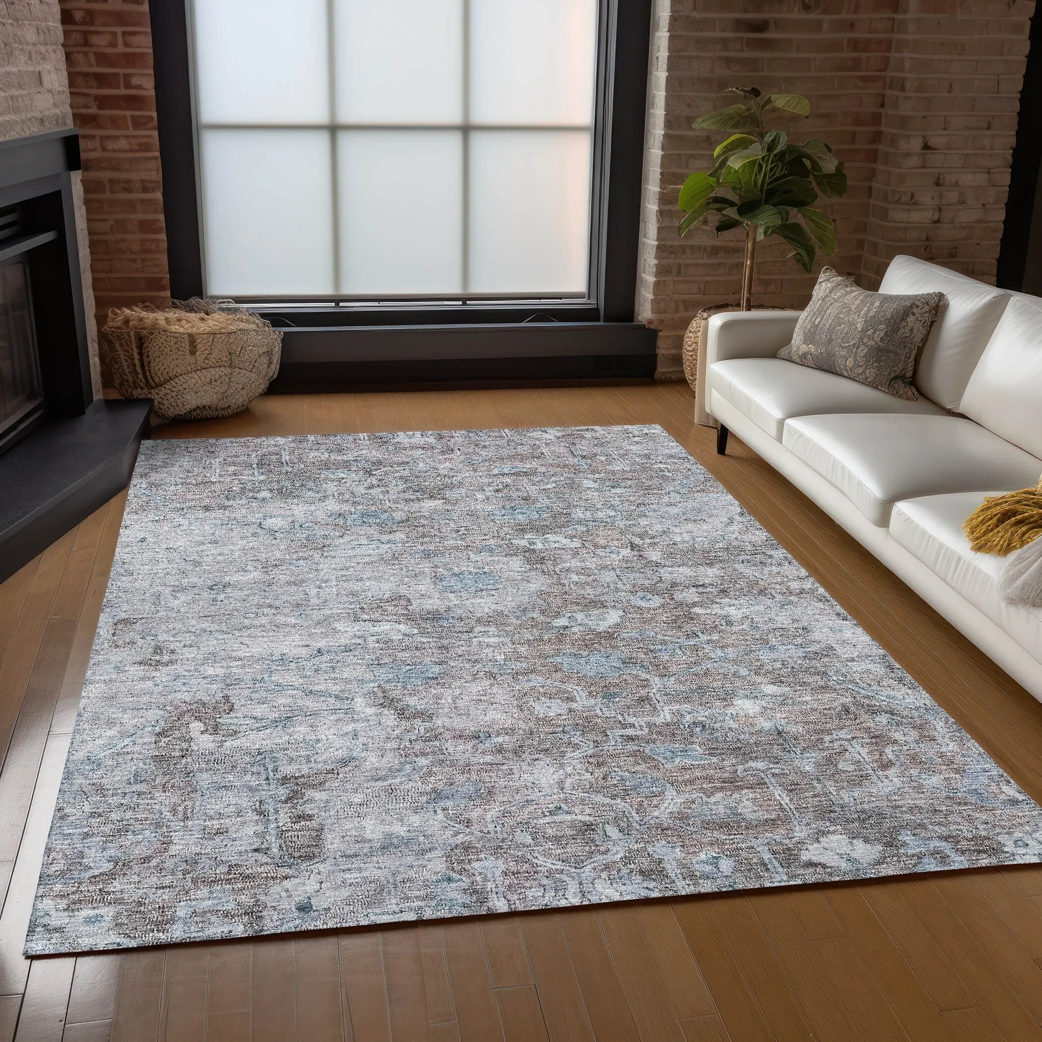 Machine Washable Indoor/ Outdoor Chantille Distressed Traditional Rug